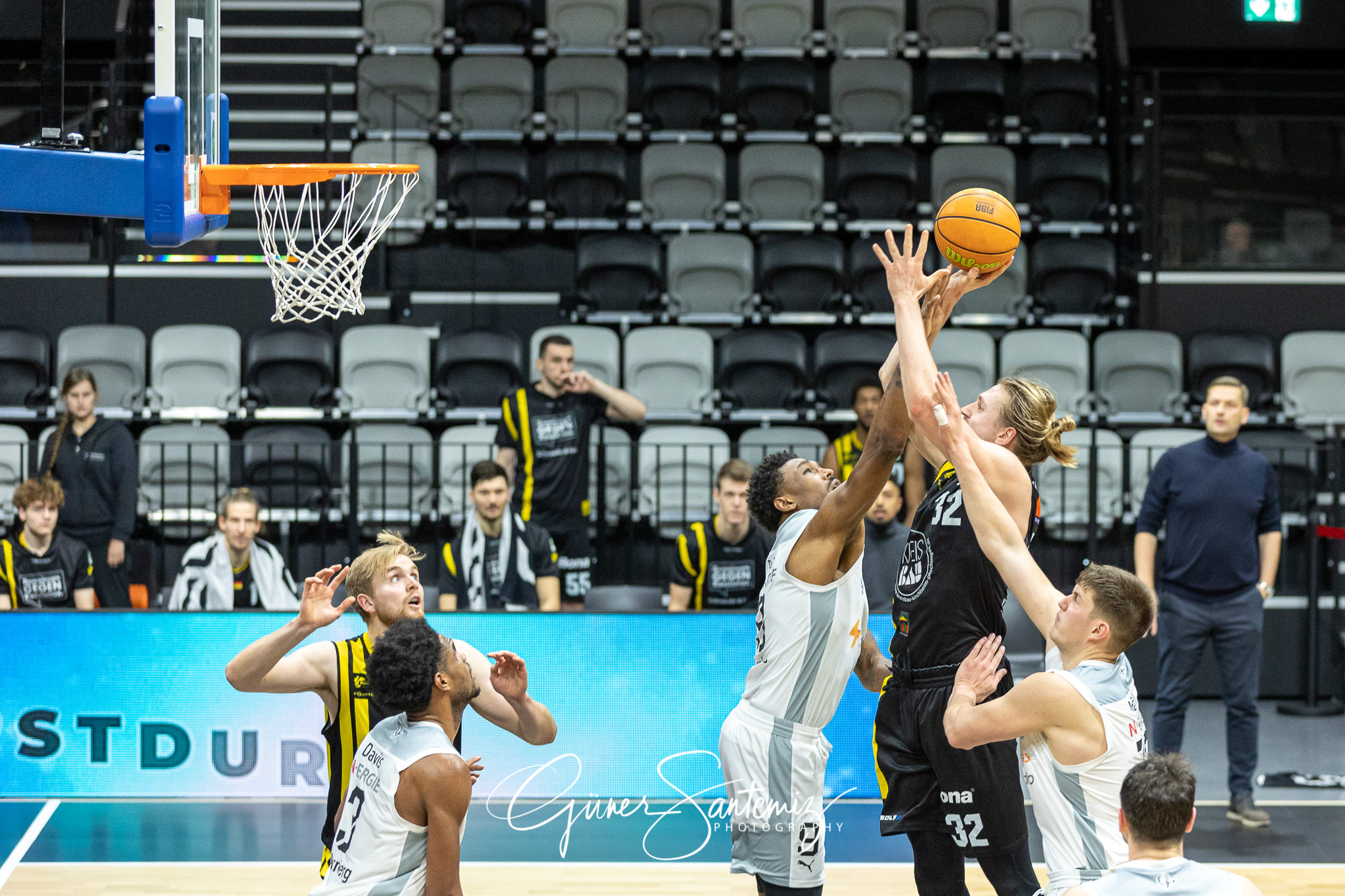 Nuernberg Falcons BC vs. VfL Kirchheim Knights - Basketball - 2.