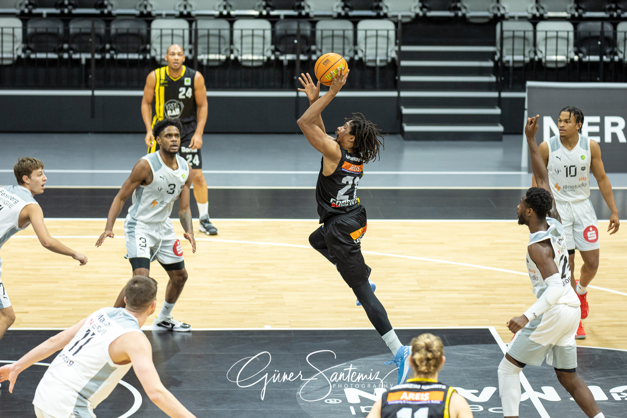 Nuernberg Falcons BC vs. VfL Kirchheim Knights - Basketball - 2.