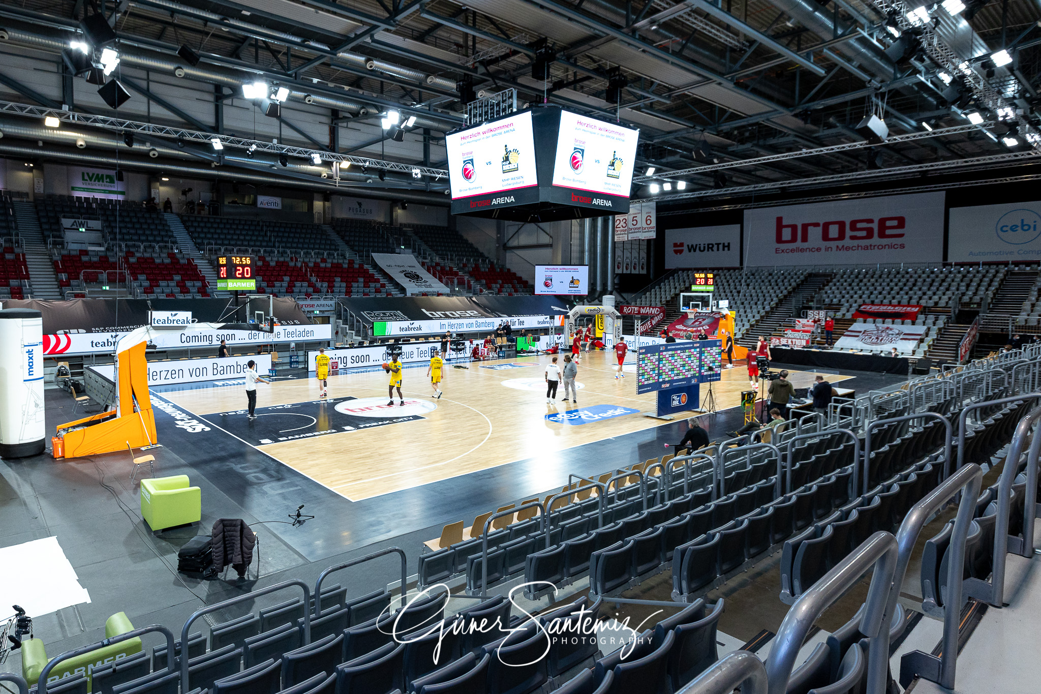 Brose Bamberg vs. MHP Riesen Ludwigsburg - Basketball - easyCred