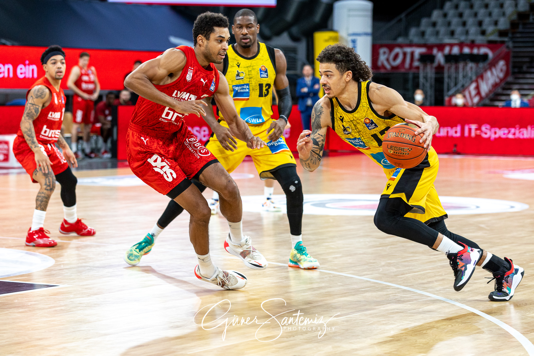 Brose Bamberg vs. MHP Riesen Ludwigsburg - Basketball - easyCred