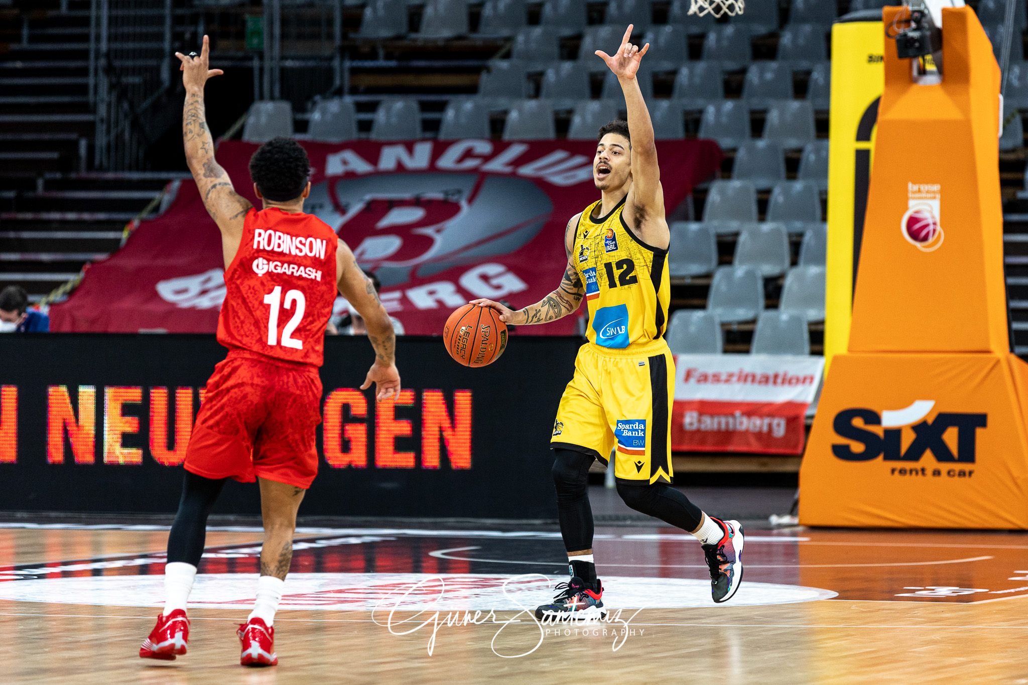 Brose Bamberg vs. MHP Riesen Ludwigsburg - Basketball - easyCred