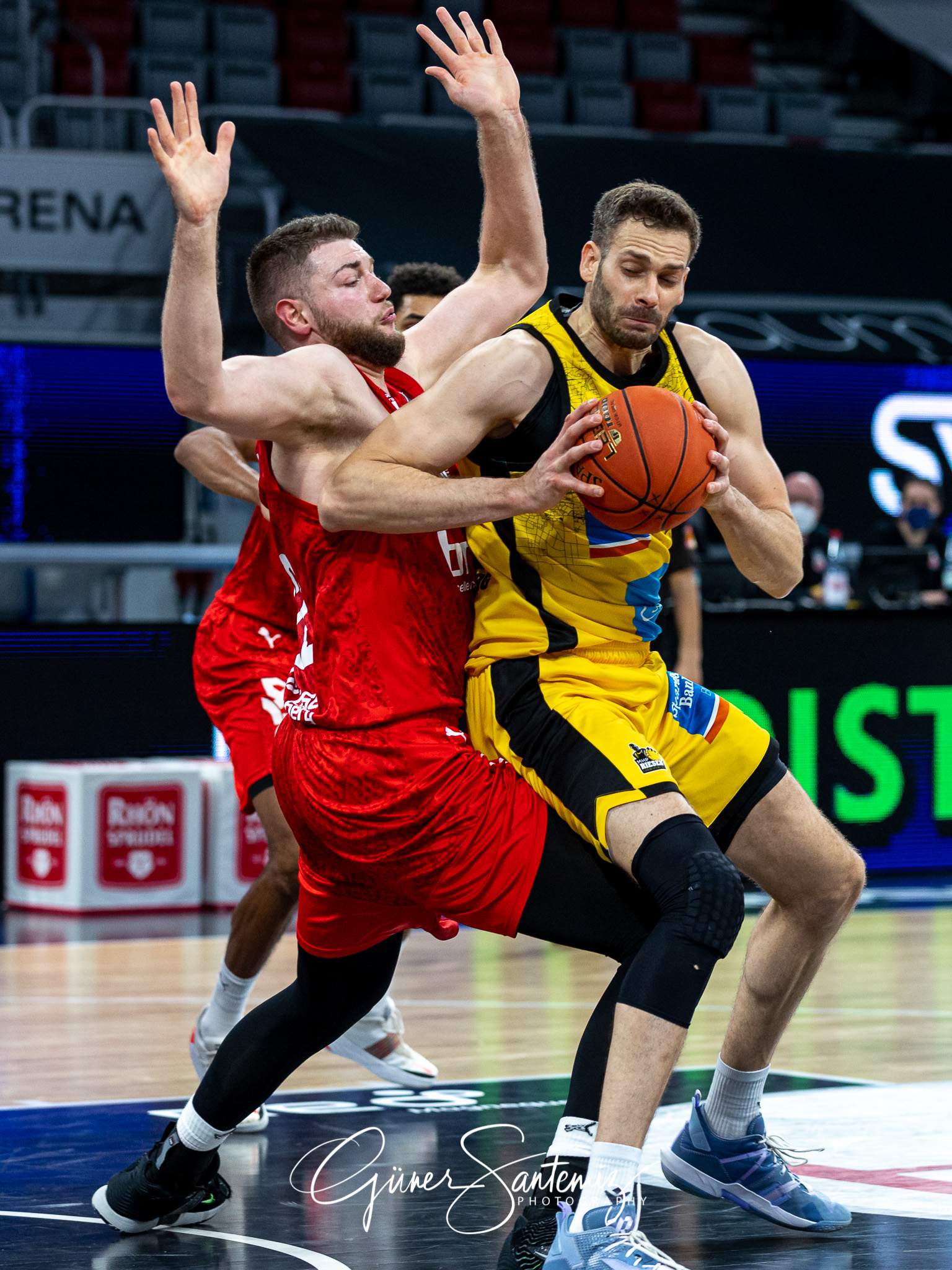 Brose Bamberg vs. MHP Riesen Ludwigsburg - Basketball - easyCred