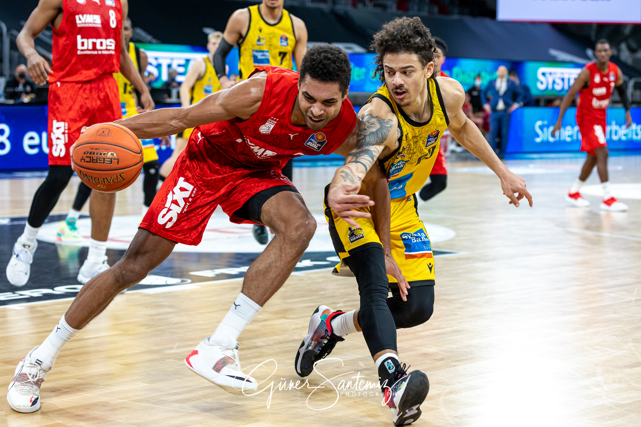 Brose Bamberg vs. MHP Riesen Ludwigsburg - Basketball - easyCred
