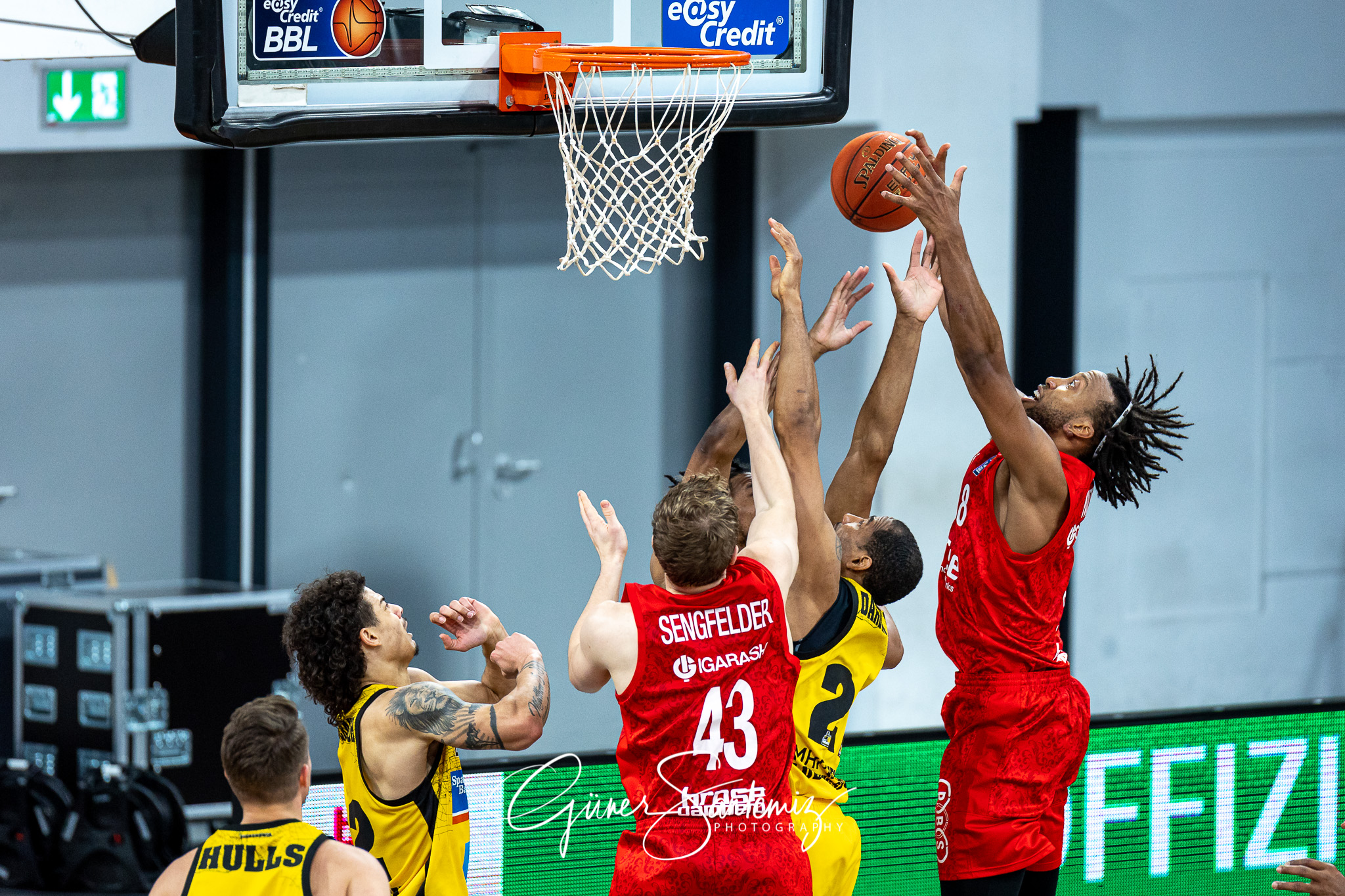 Brose Bamberg vs. MHP Riesen Ludwigsburg - Basketball - easyCred