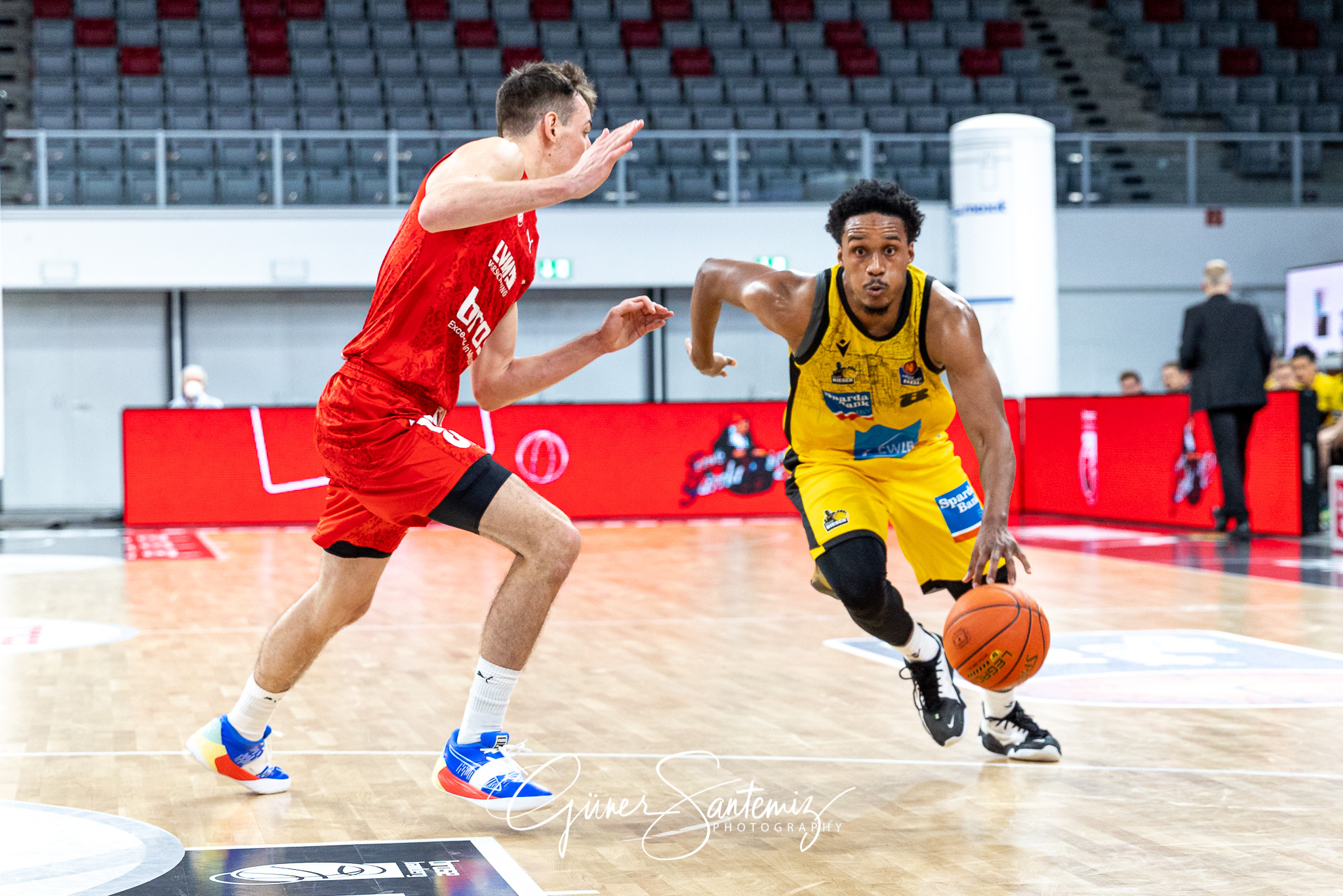 Brose Bamberg vs. MHP Riesen Ludwigsburg - Basketball - easyCred