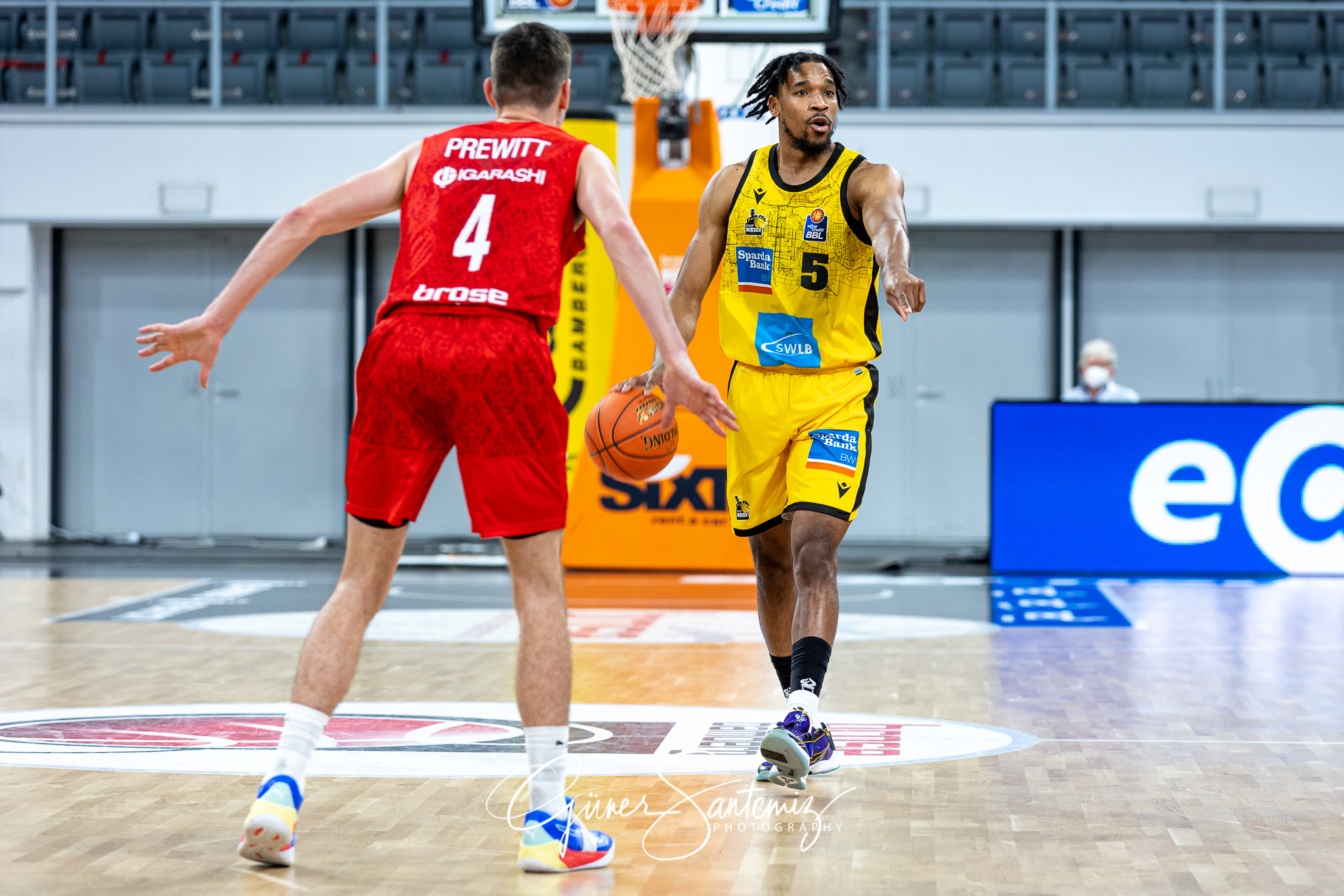 Brose Bamberg vs. MHP Riesen Ludwigsburg - Basketball - easyCred