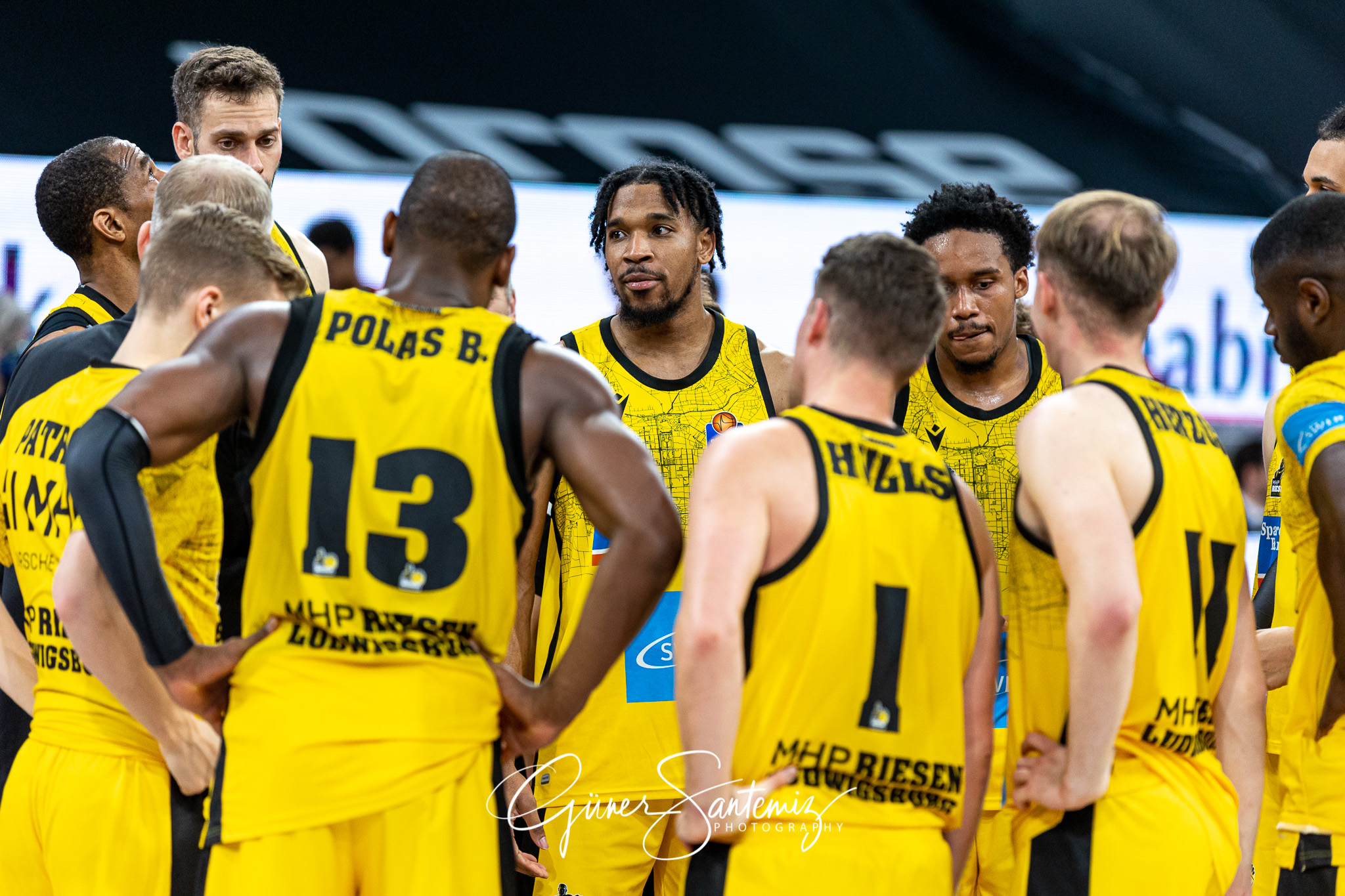 Brose Bamberg vs. MHP Riesen Ludwigsburg - Basketball - easyCred