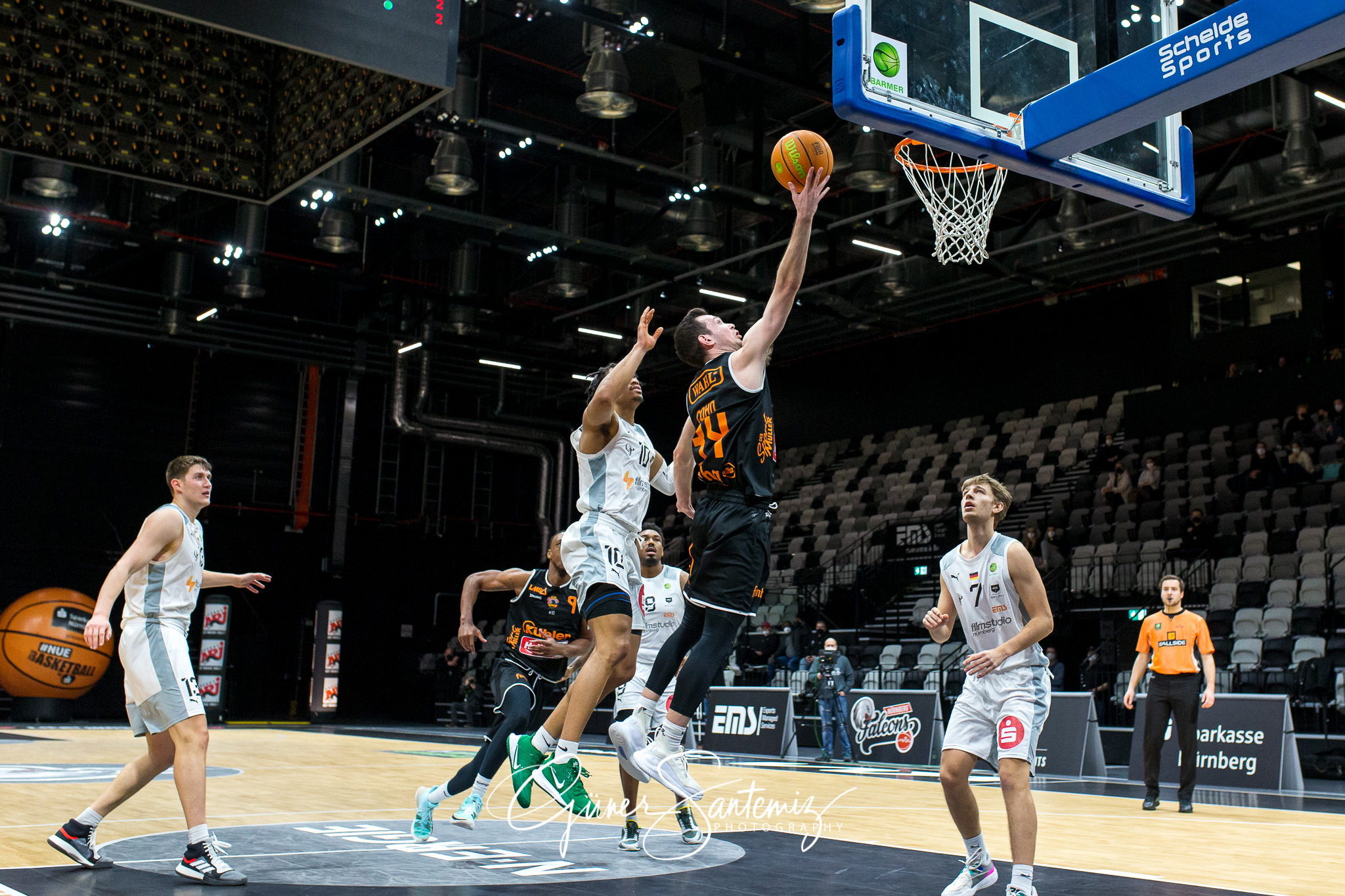 Nuernberg Falcons BC vs. wiha Panthers Schwenningen - Basketball