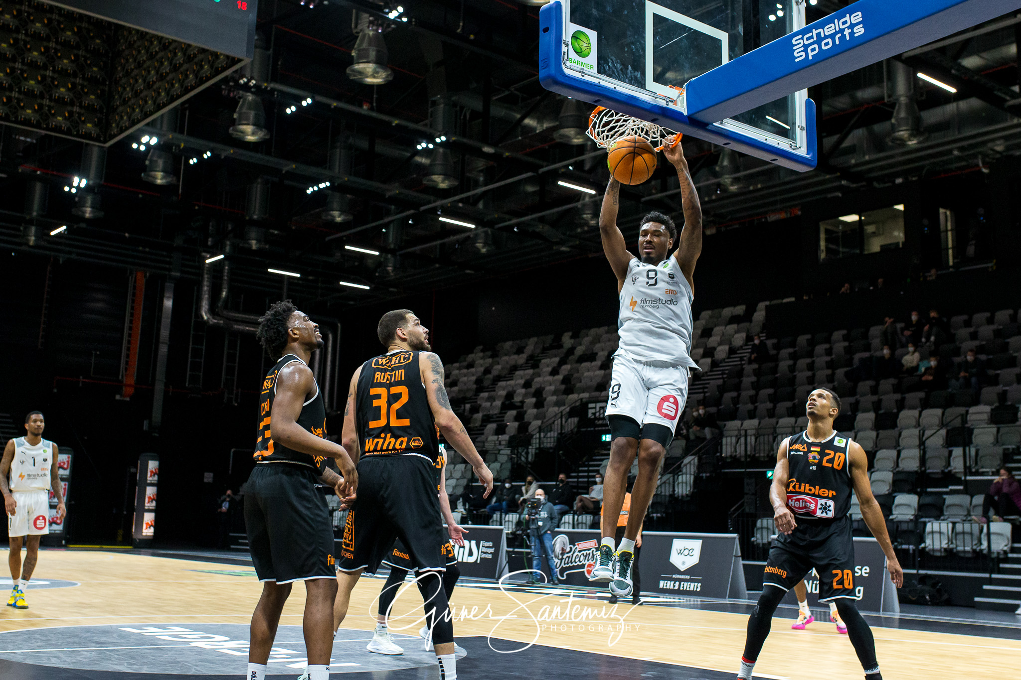 Nuernberg Falcons BC vs. wiha Panthers Schwenningen - Basketball