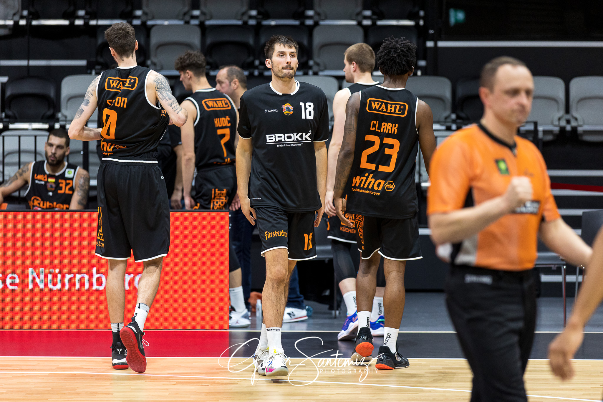 Nuernberg Falcons BC vs. wiha Panthers Schwenningen - Basketball