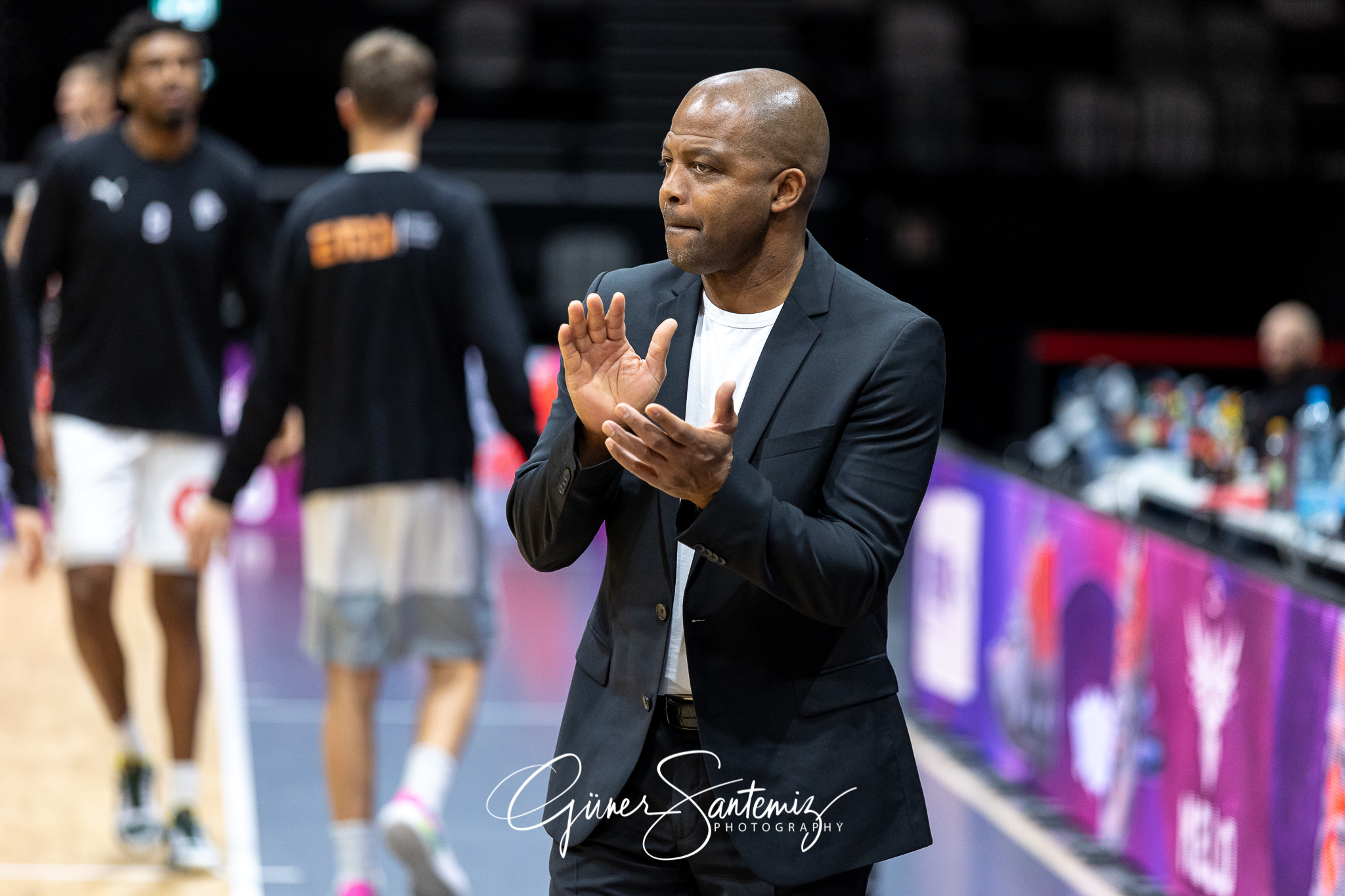 Nuernberg Falcons BC vs. Itzehoe Eagles - Basketball - 2. Bundes