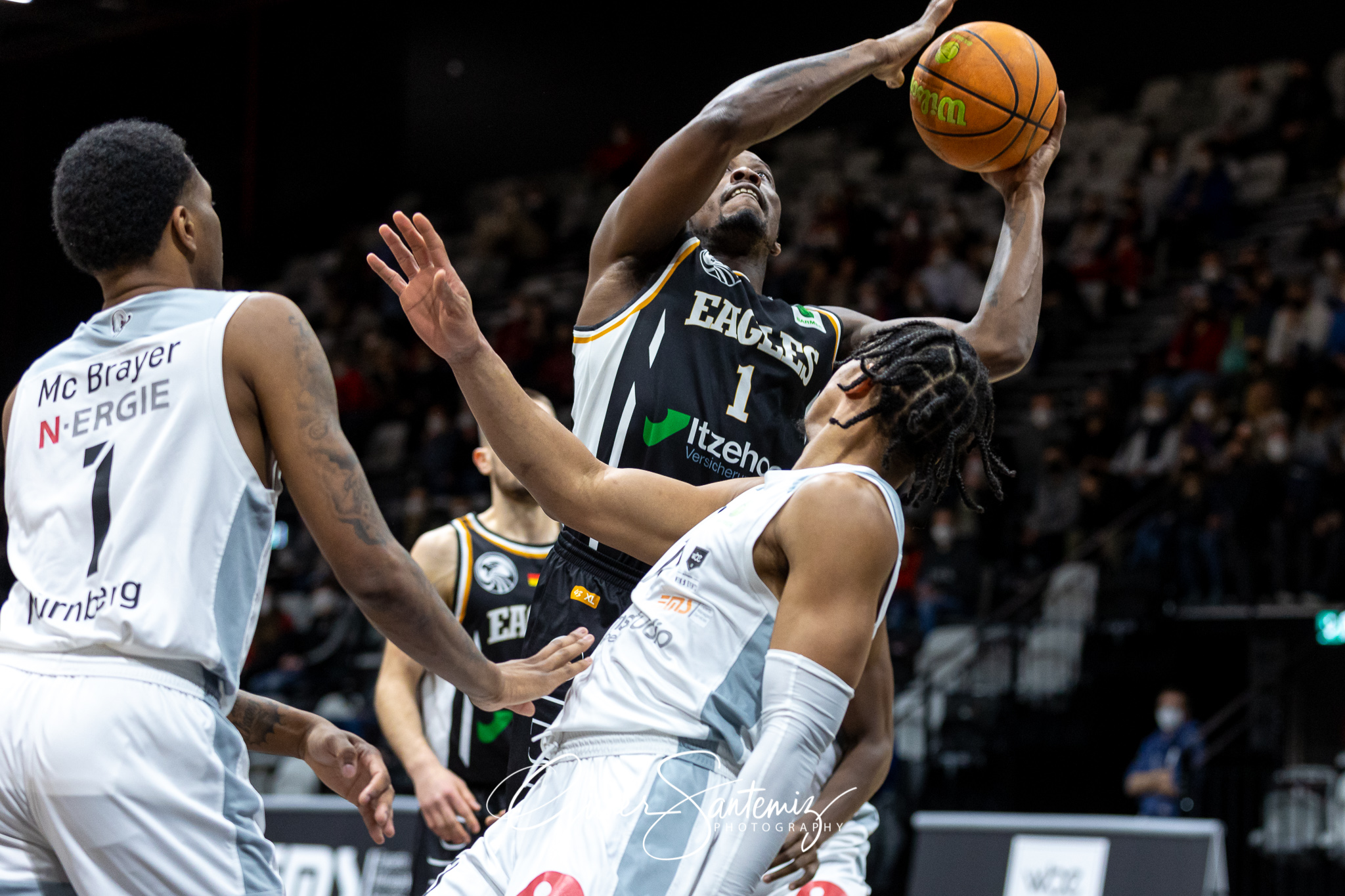 Nuernberg Falcons BC vs. Itzehoe Eagles - Basketball - 2. Bundes