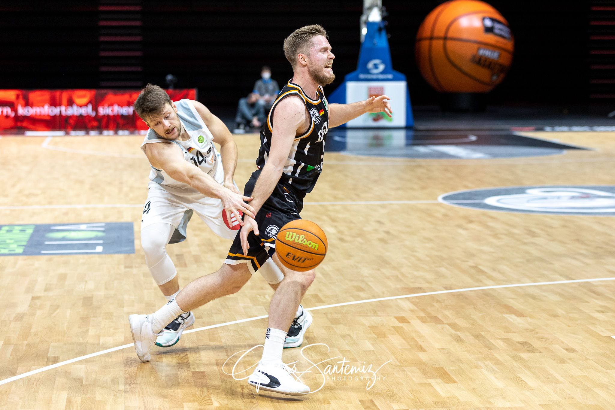 Nuernberg Falcons BC vs. Itzehoe Eagles - Basketball - 2. Bundes