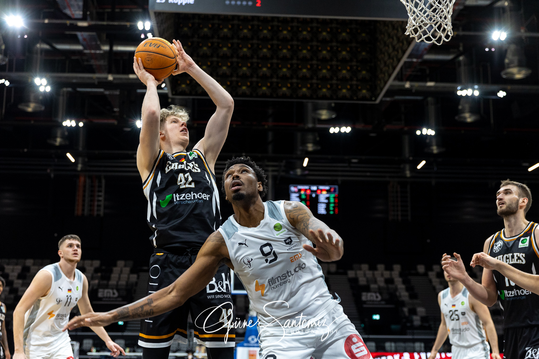 Nuernberg Falcons BC vs. Itzehoe Eagles - Basketball - 2. Bundes