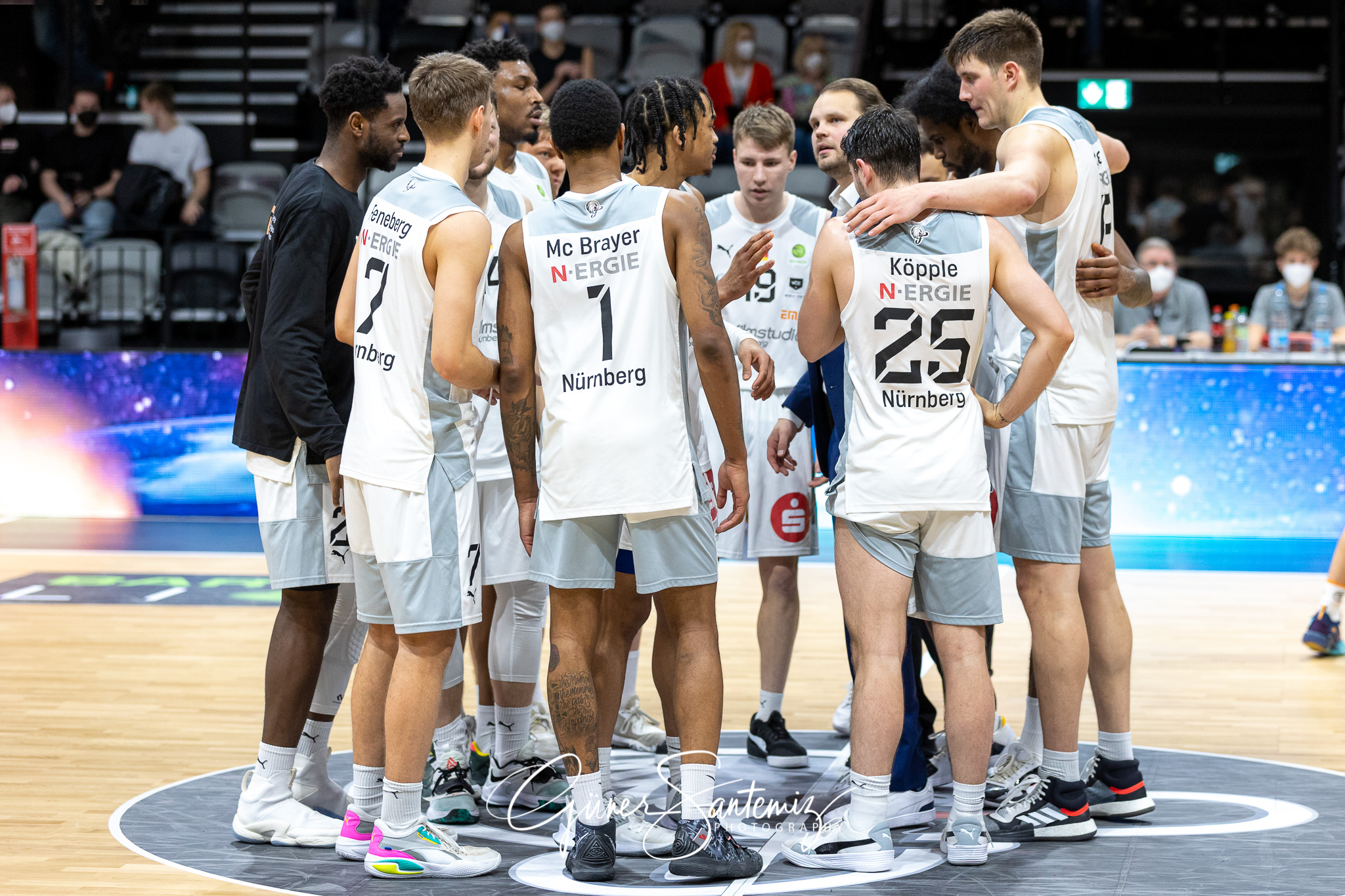 Nuernberg Falcons BC vs. Itzehoe Eagles - Basketball - 2. Bundes