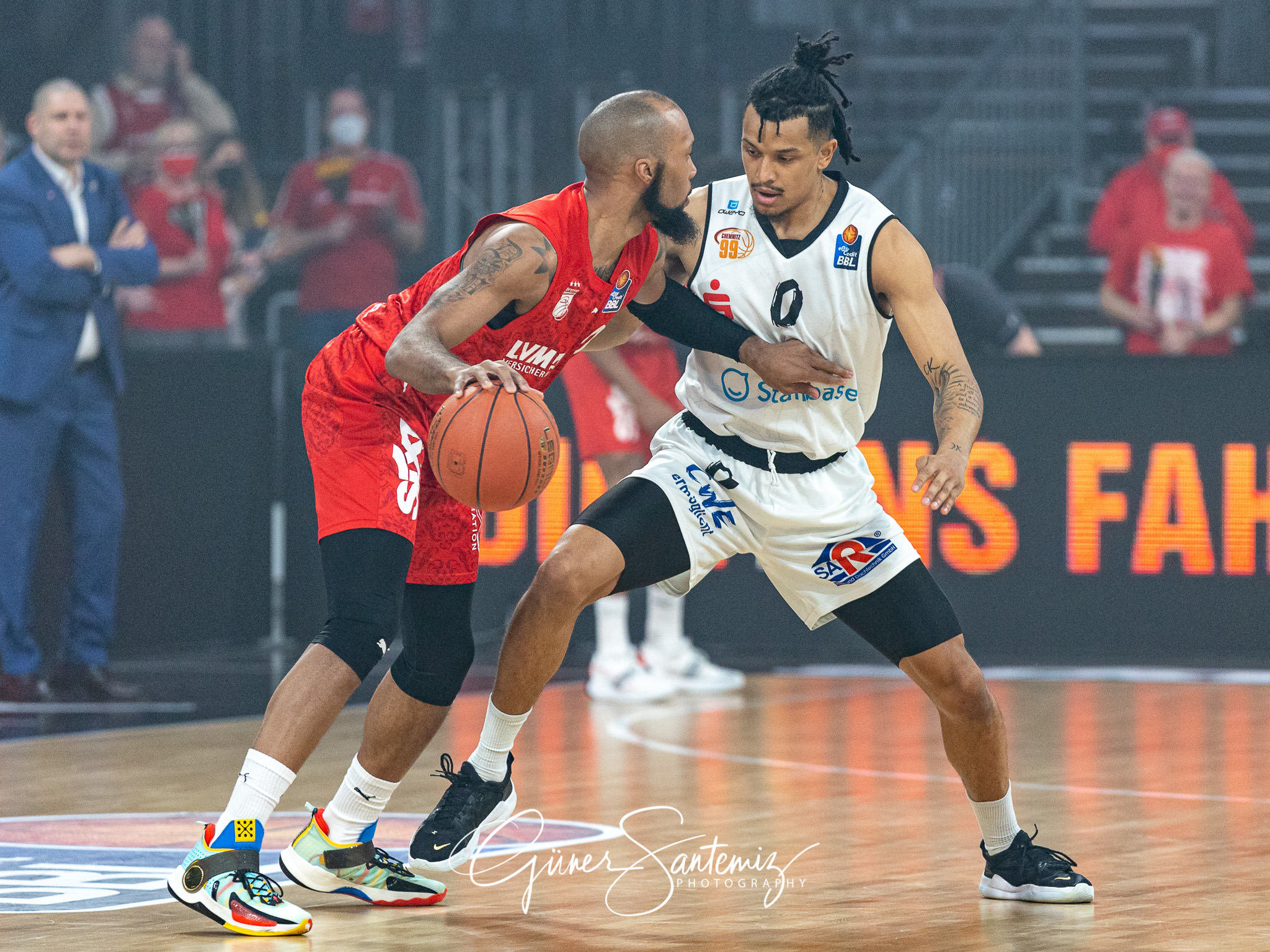 Brose Bamberg vs. Niners Chemnitz - Basketball - easyCredit BBL