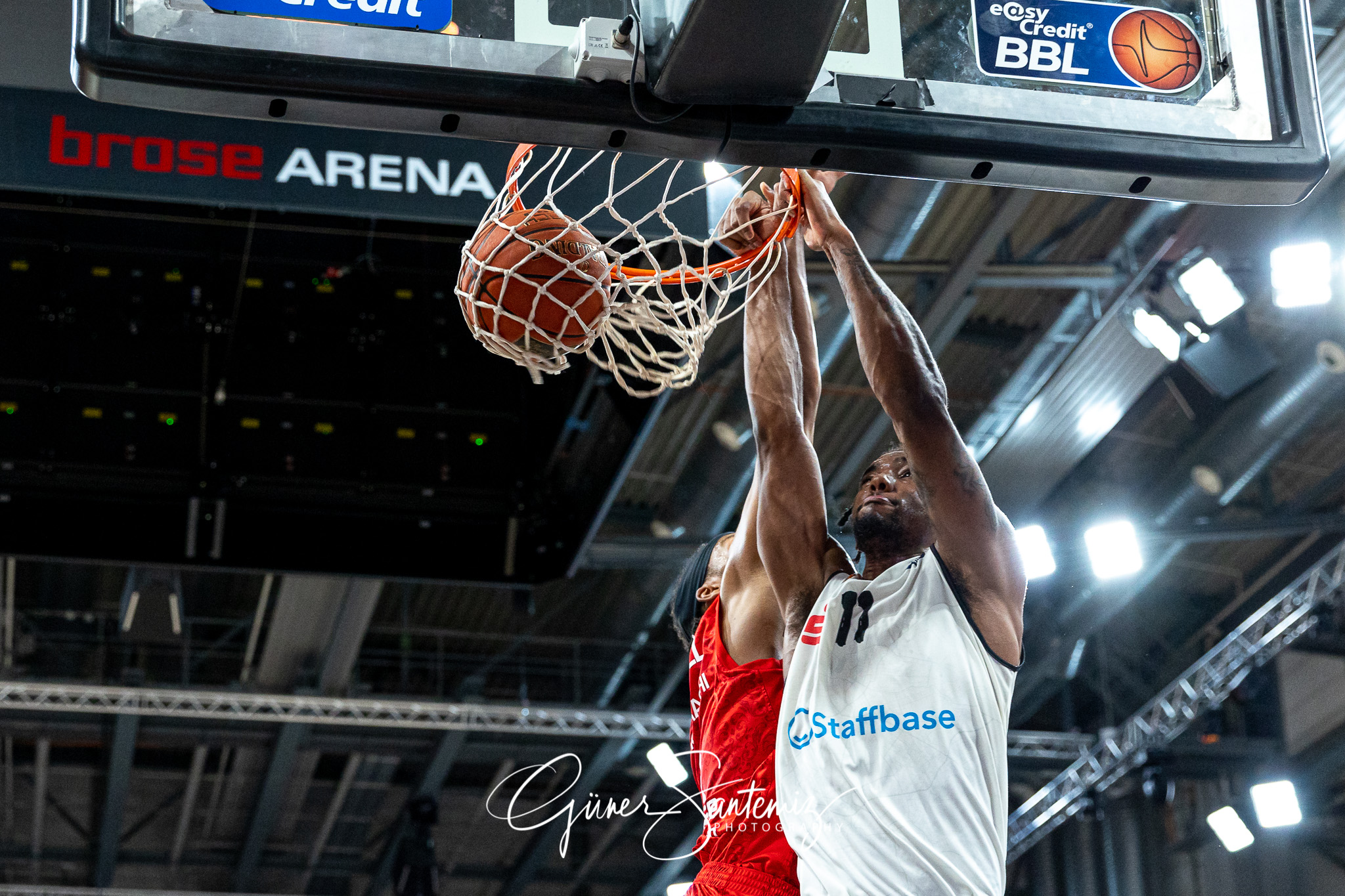 Brose Bamberg vs. Niners Chemnitz - Basketball - easyCredit BBL