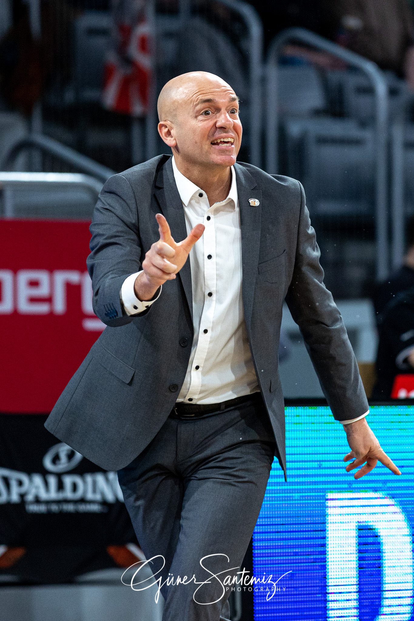 Brose Bamberg vs. Niners Chemnitz - Basketball - easyCredit BBL