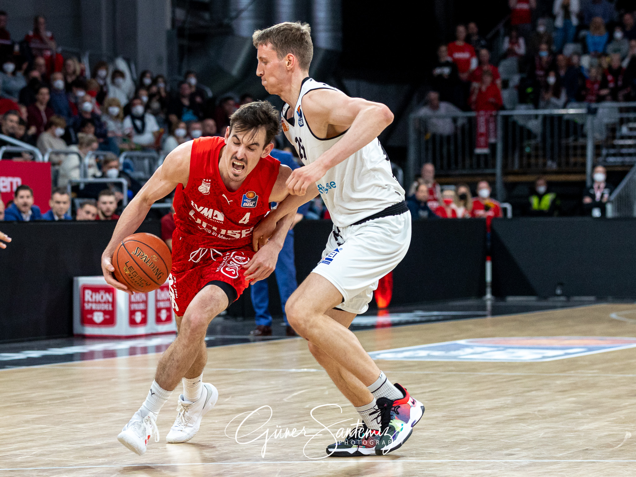 Brose Bamberg vs. Niners Chemnitz - Basketball - easyCredit BBL