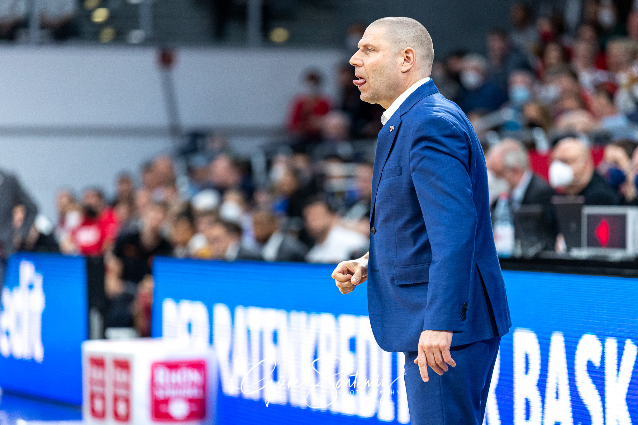 Brose Bamberg vs. Niners Chemnitz - Basketball - easyCredit BBL