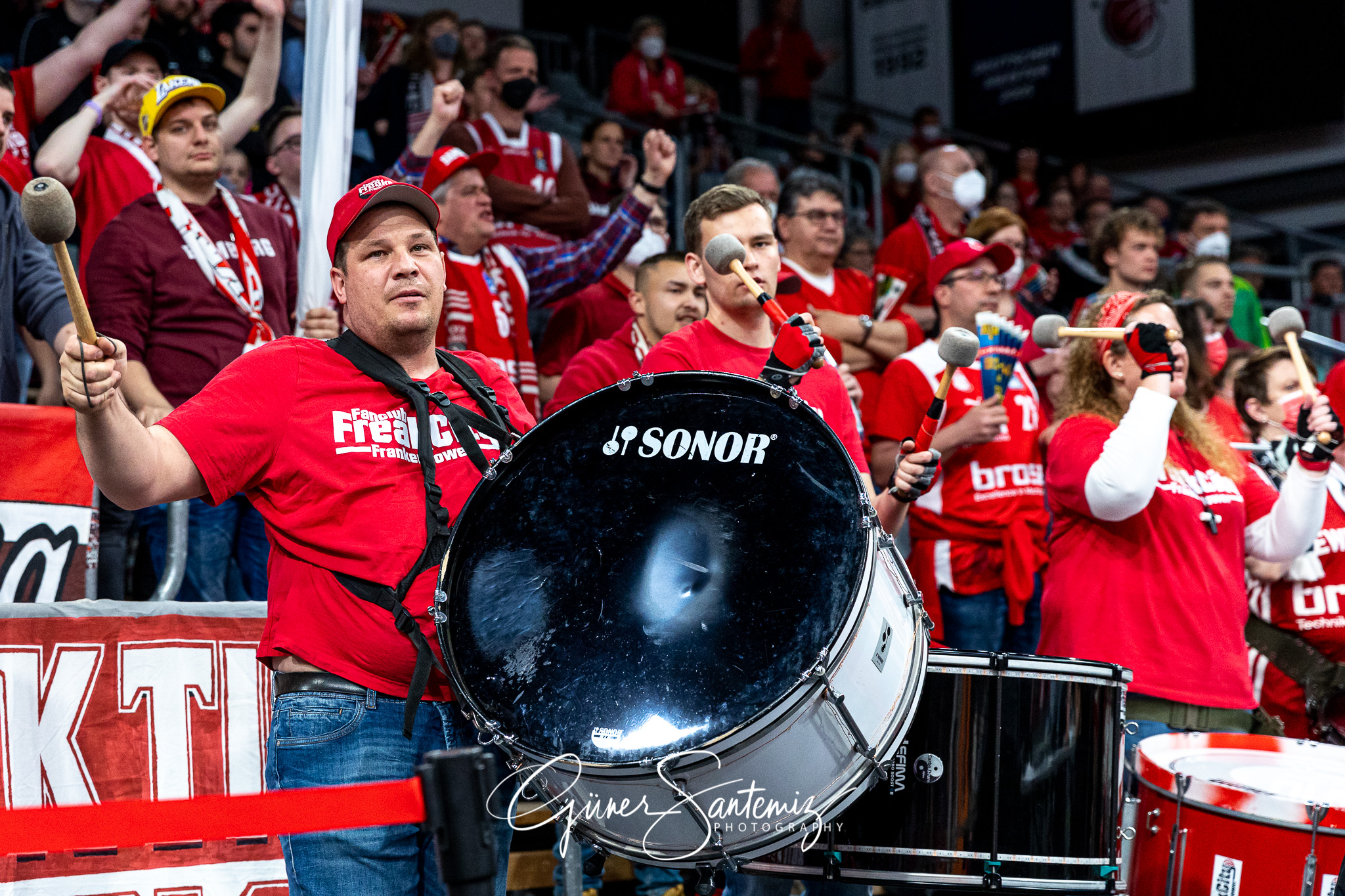 Brose Bamberg vs. Niners Chemnitz - Basketball - easyCredit BBL