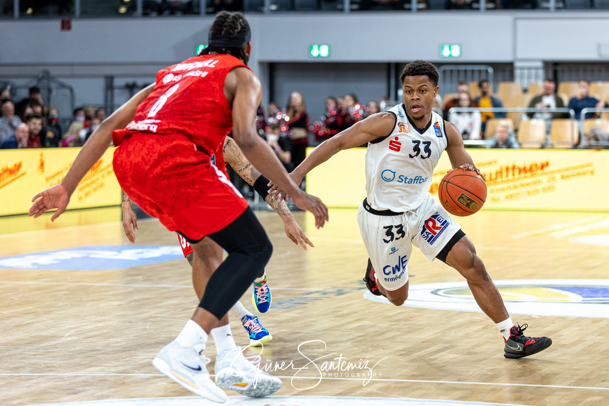 Brose Bamberg vs. Niners Chemnitz - Basketball - easyCredit BBL