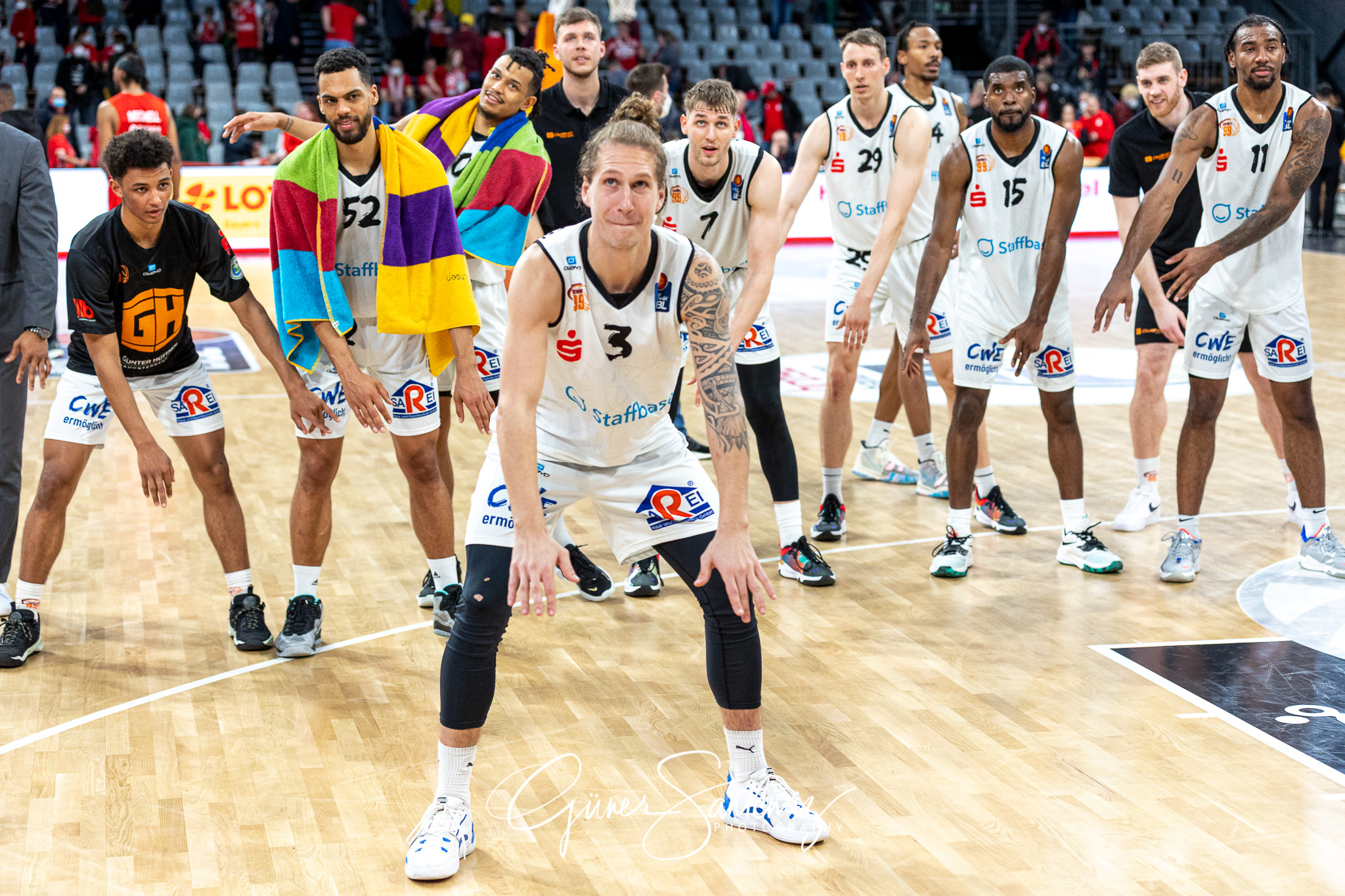 Brose Bamberg vs. Niners Chemnitz - Basketball - easyCredit BBL