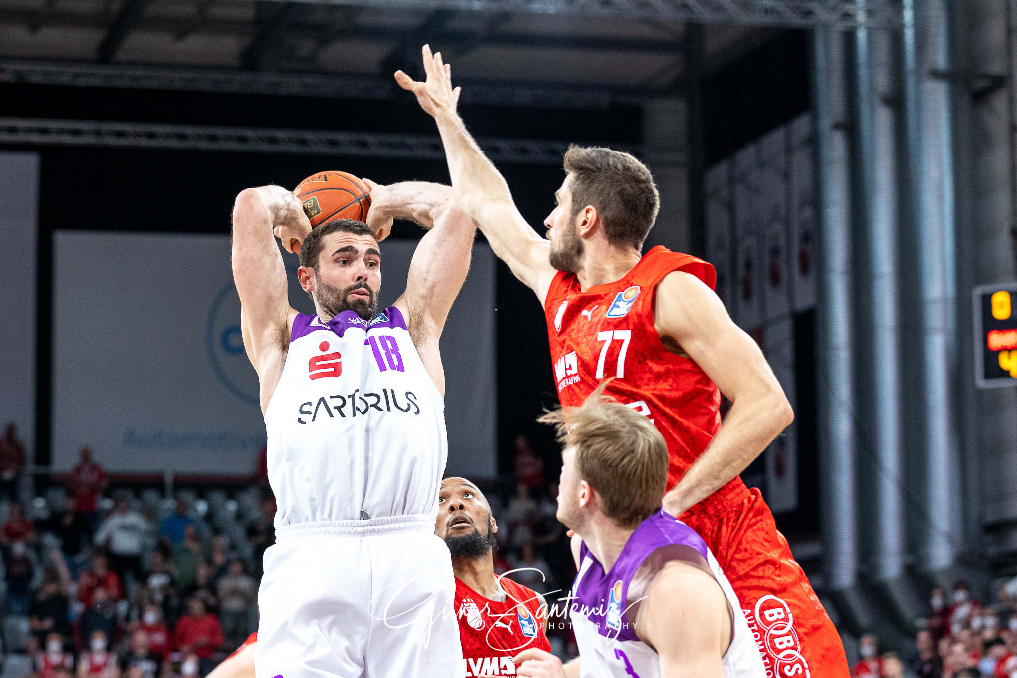 Brose Bamberg vs. BG Goettingen - Basketball - easyCredit BBL -
