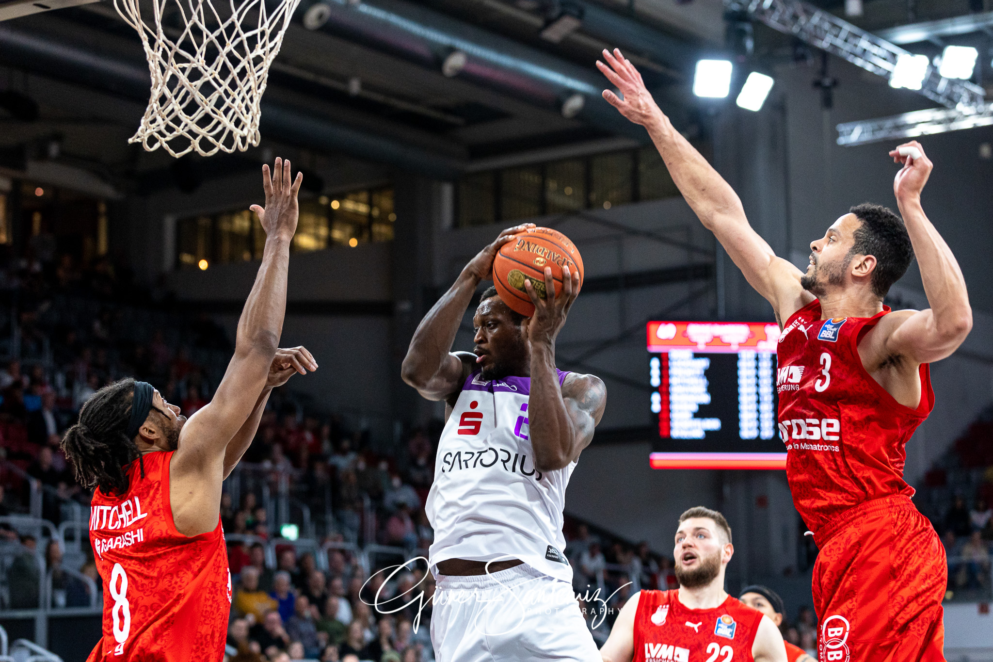 Brose Bamberg vs. BG Goettingen - Basketball - easyCredit BBL -