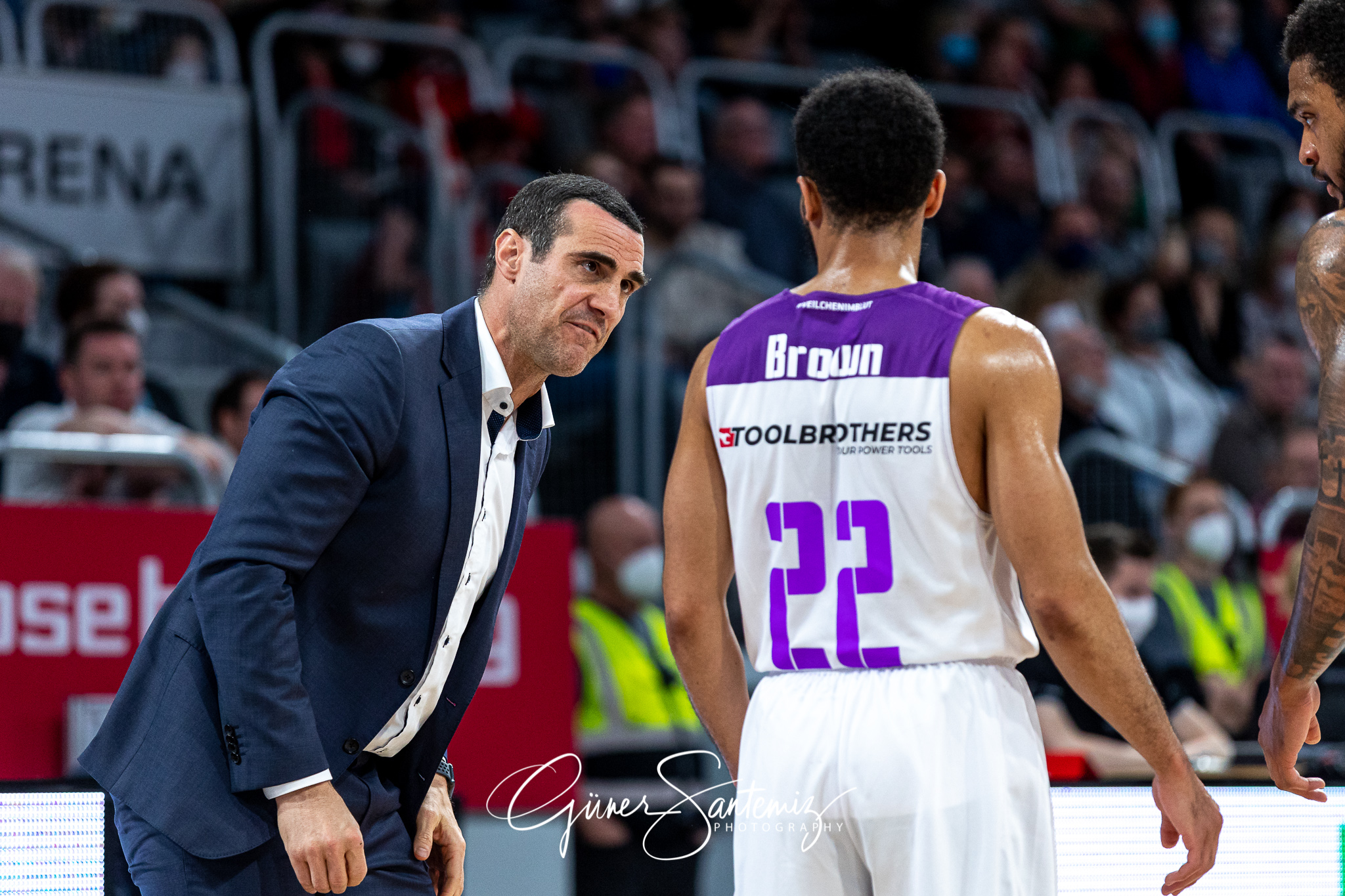 Brose Bamberg vs. BG Goettingen - Basketball - easyCredit BBL -