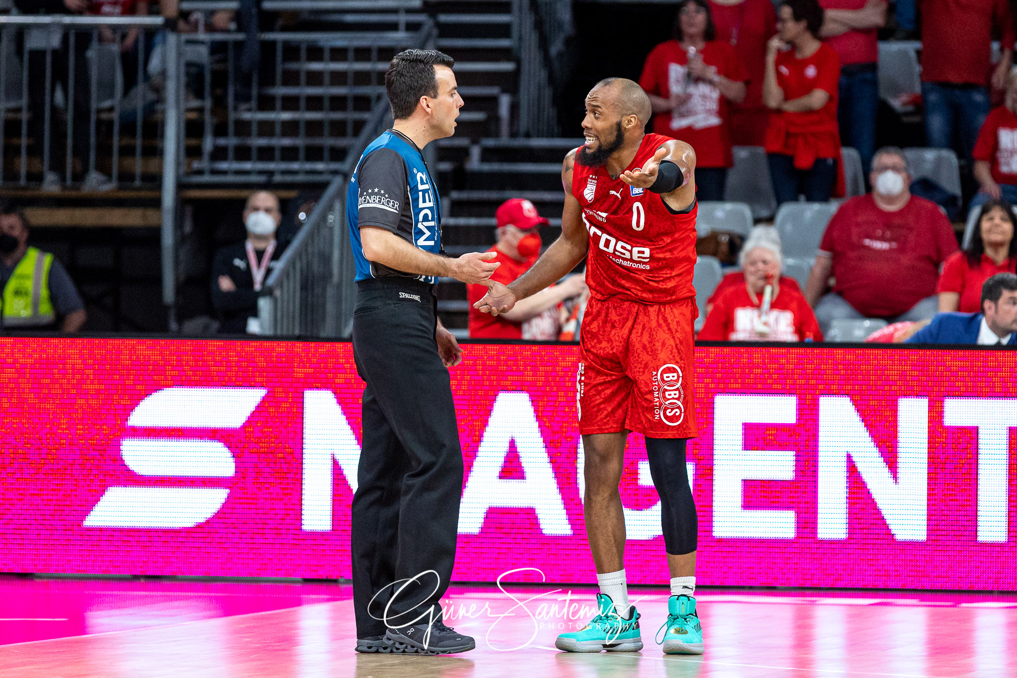 Brose Bamberg vs. BG Goettingen - Basketball - easyCredit BBL -