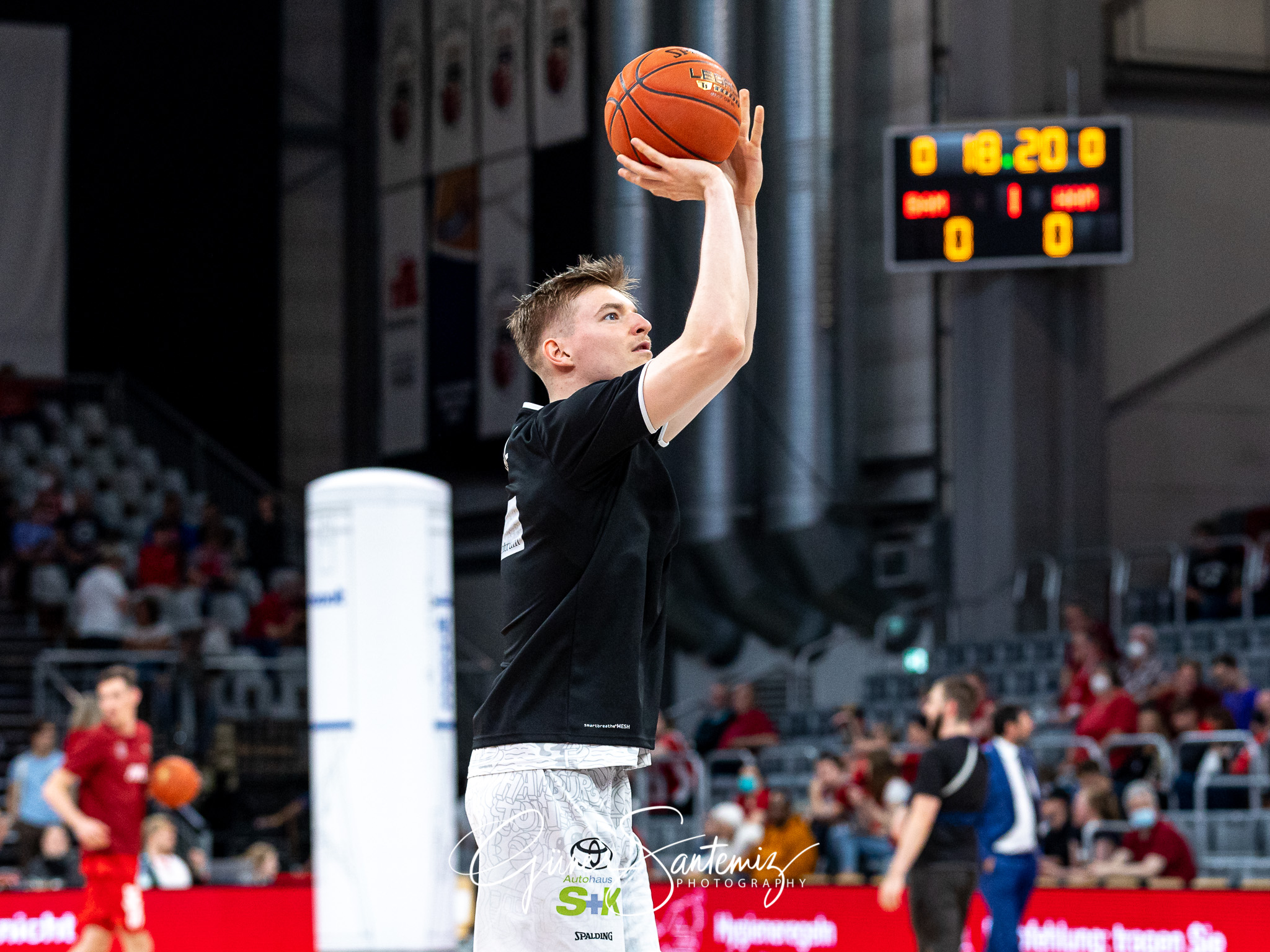 Brose Bamberg vs. Hamburg Towers - Basketball - easyCredit BBL -