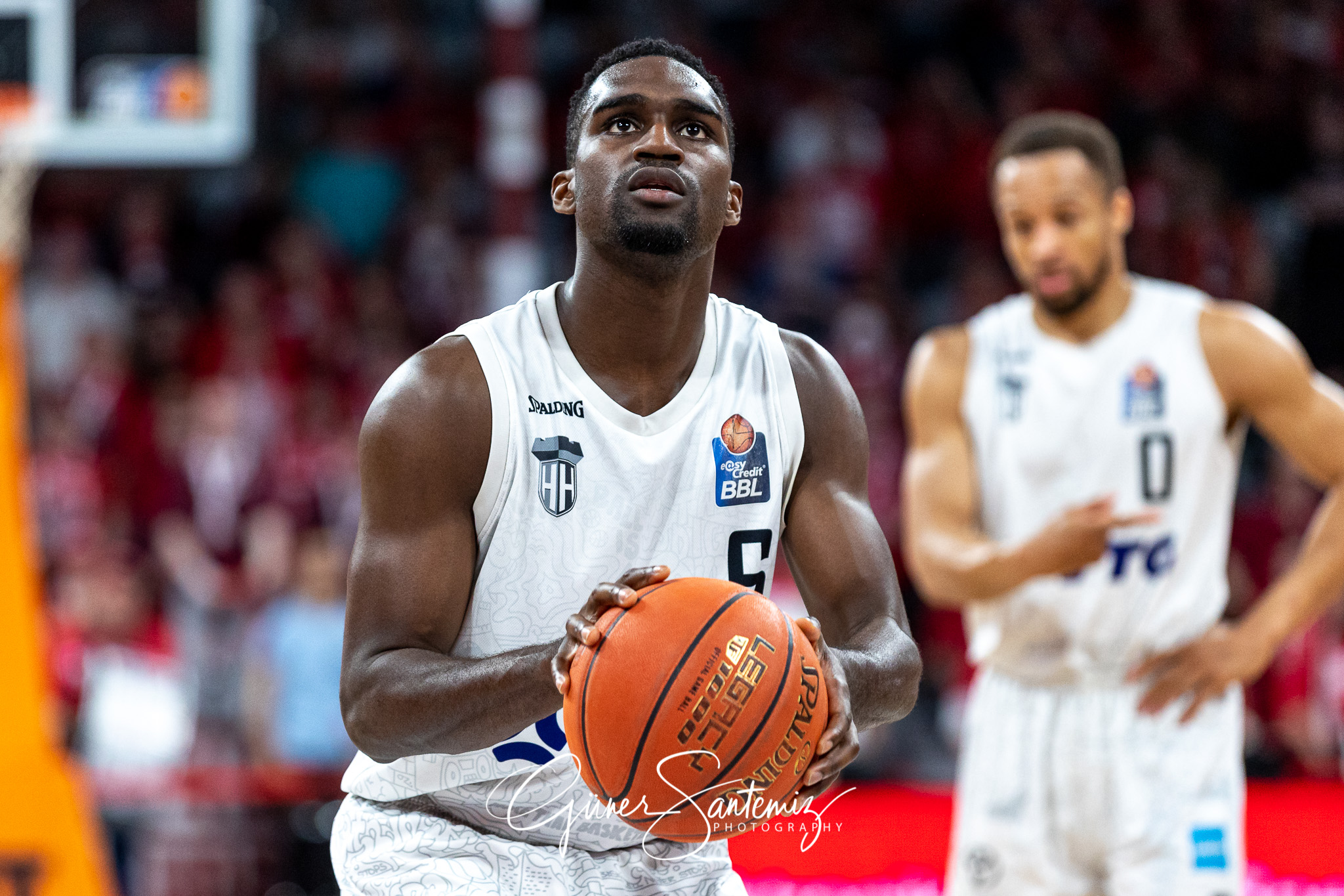 Brose Bamberg vs. Hamburg Towers - Basketball - easyCredit BBL -