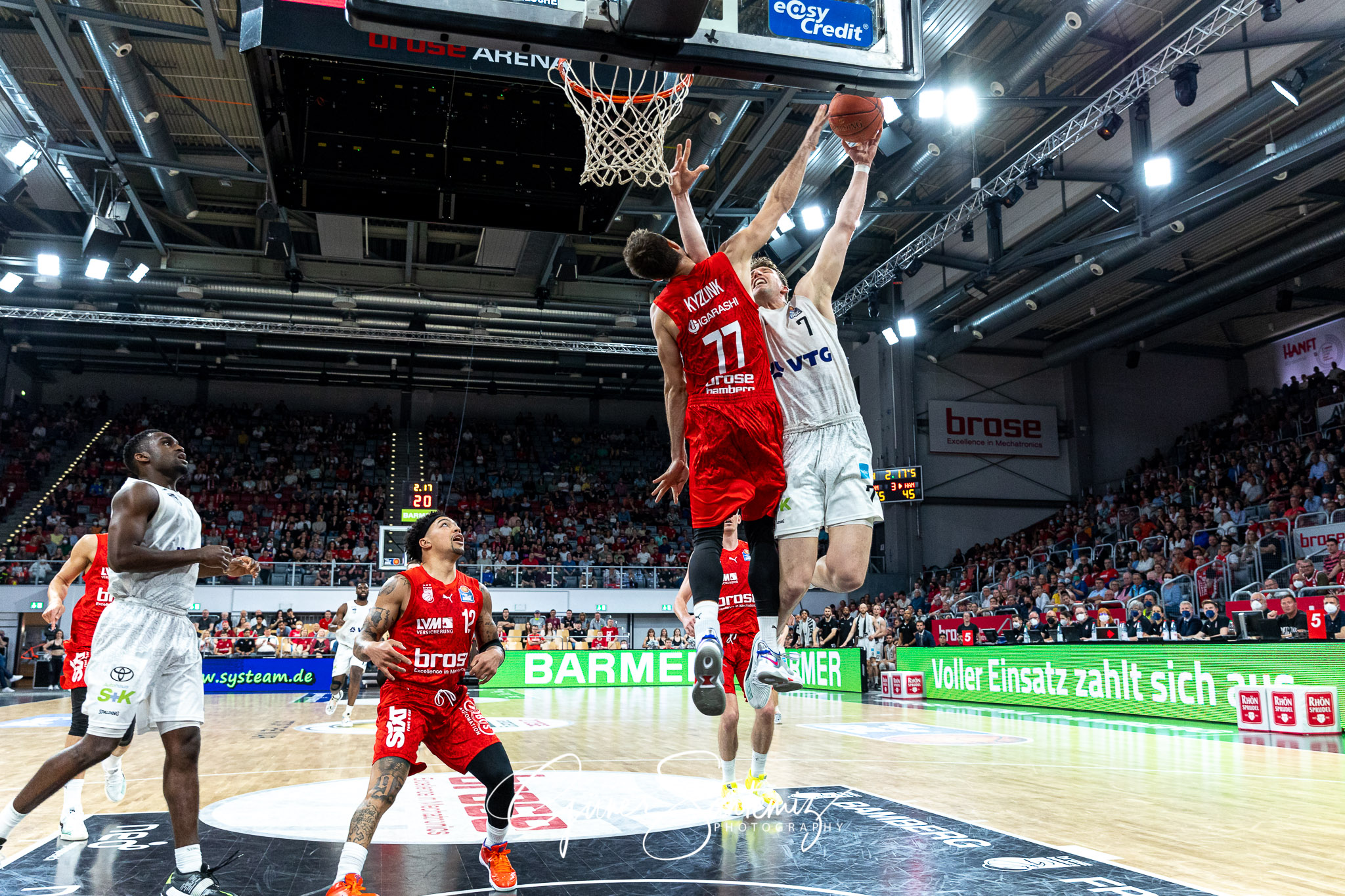 Brose Bamberg vs. Hamburg Towers - Basketball - easyCredit BBL -