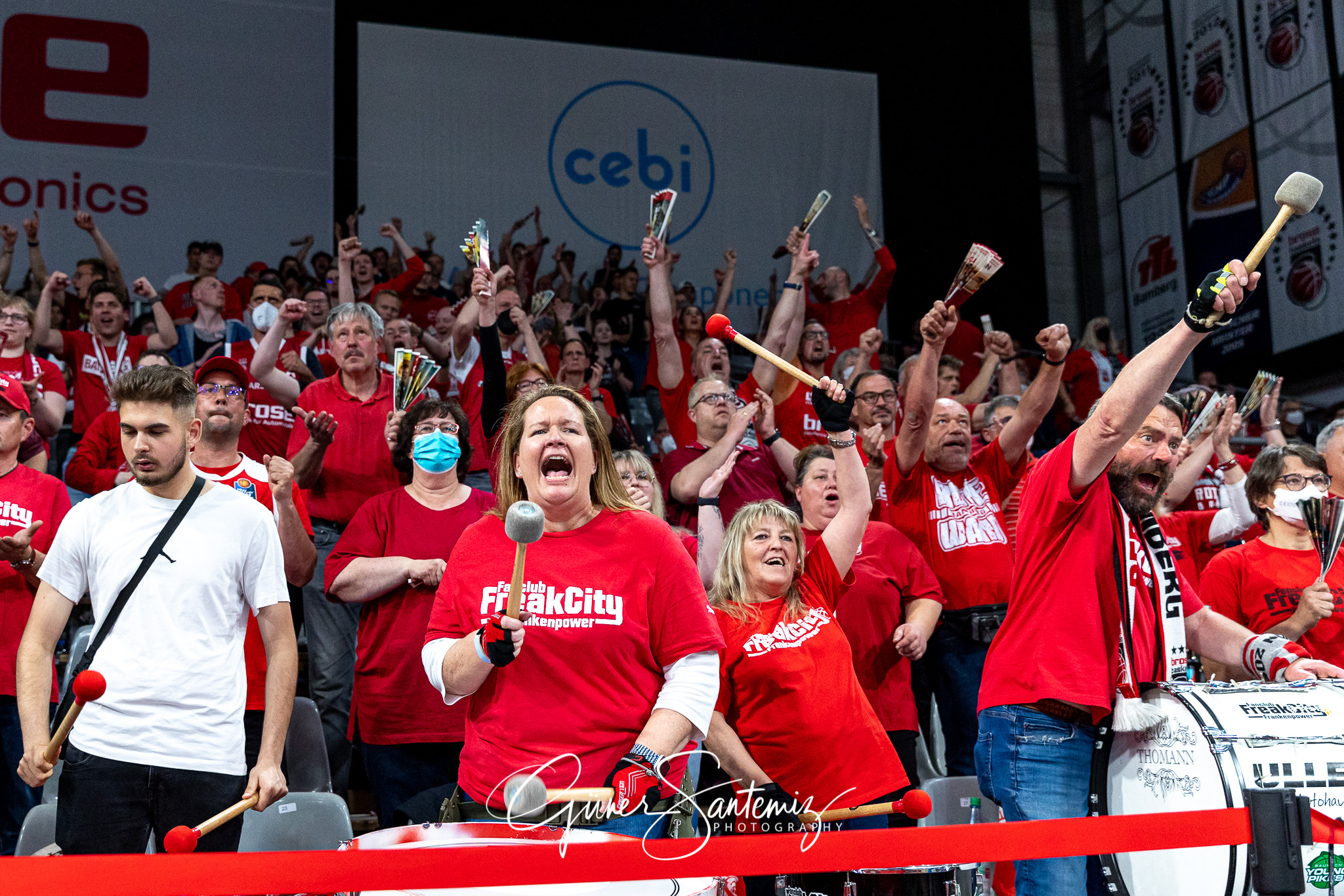 Brose Bamberg vs. Hamburg Towers - Basketball - easyCredit BBL -