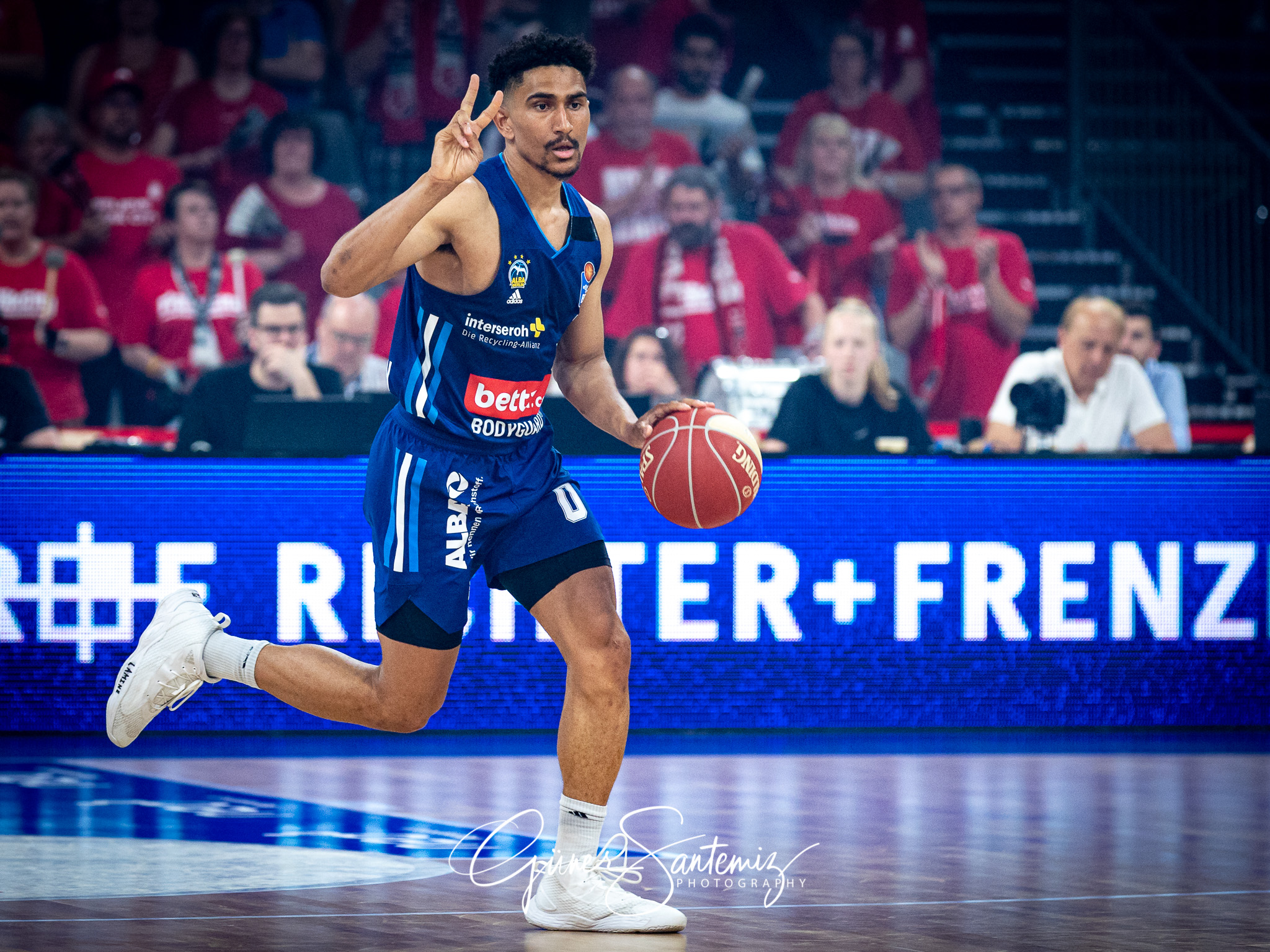 Brose Bamberg vs. Alba Berlin - Basketball - easyCredit BBL - Pl