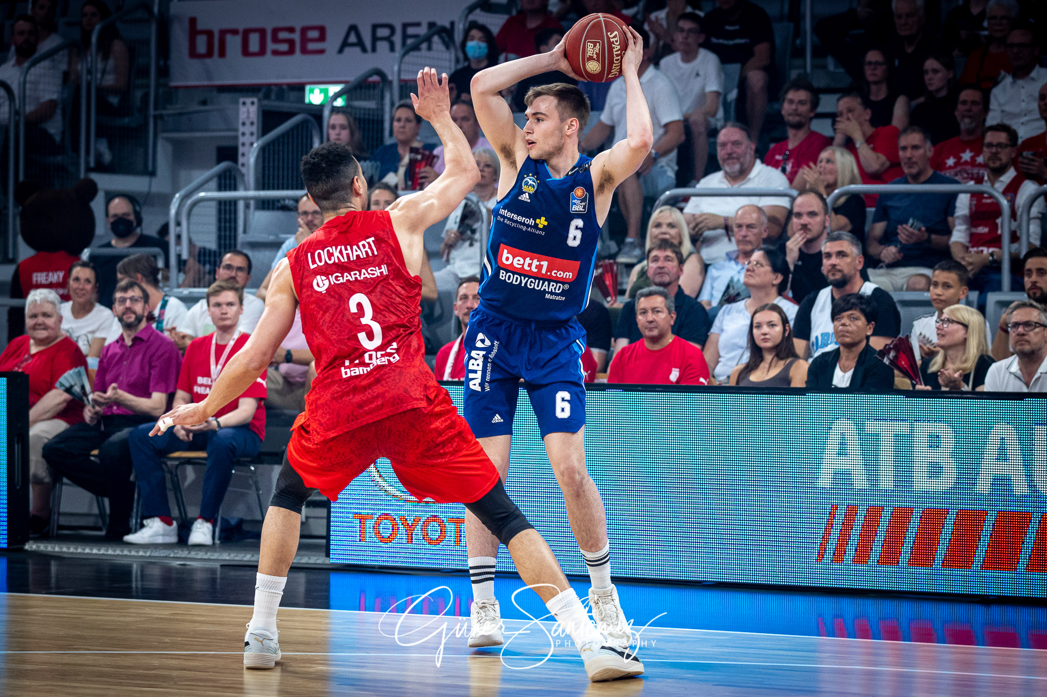 Brose Bamberg vs. Alba Berlin - Basketball - easyCredit BBL - Pl