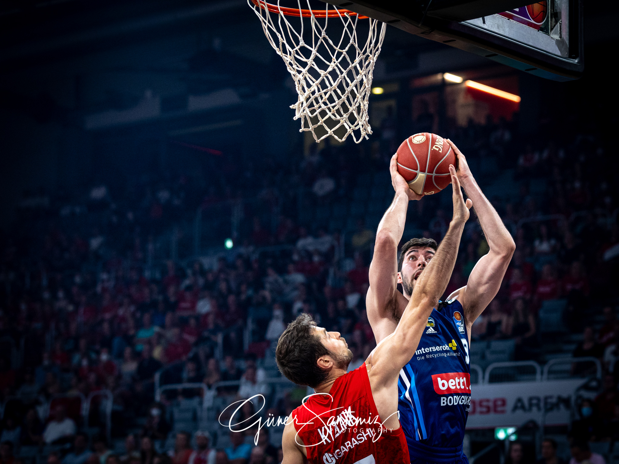 Brose Bamberg vs. Alba Berlin - Basketball - easyCredit BBL - Pl