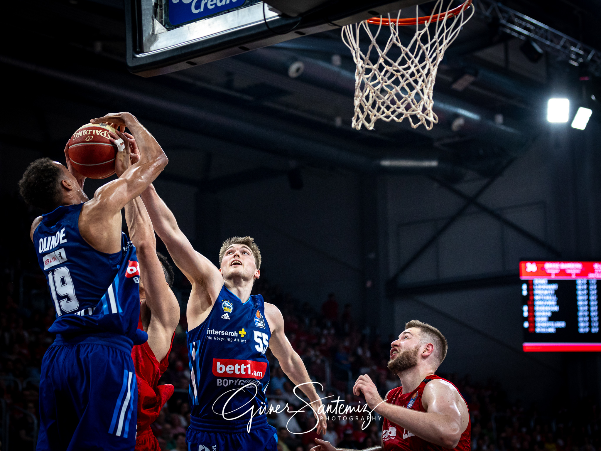 Brose Bamberg vs. Alba Berlin - Basketball - easyCredit BBL - Pl