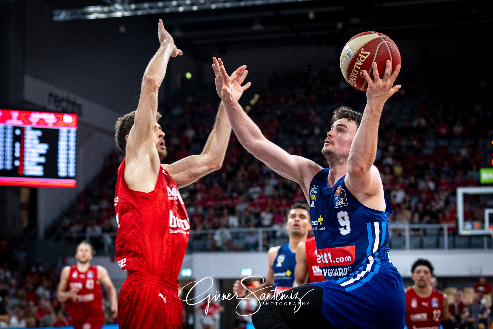 Brose Bamberg vs. Alba Berlin - Basketball - easyCredit BBL - Pl