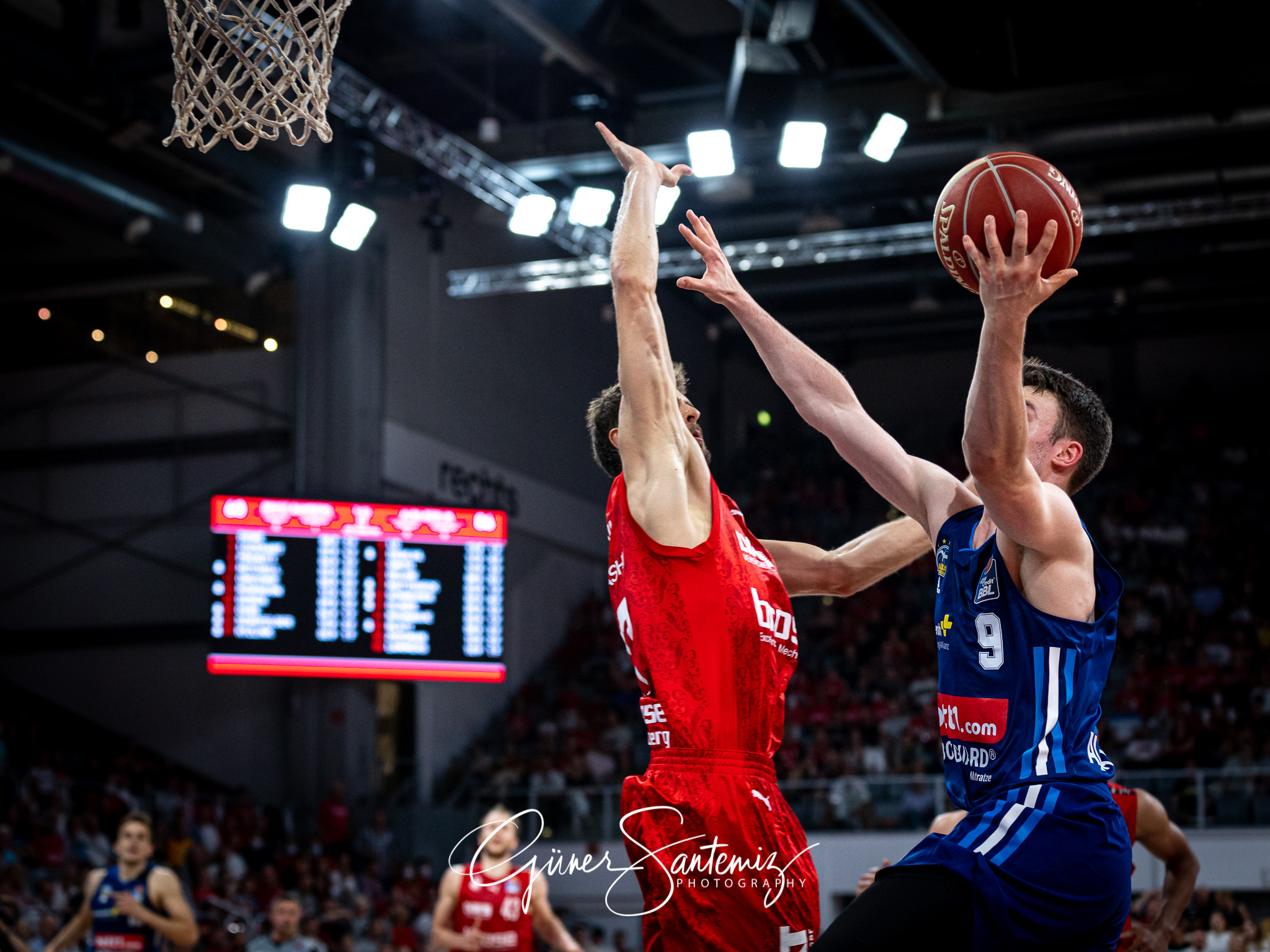 Brose Bamberg vs. Alba Berlin - Basketball - easyCredit BBL - Pl