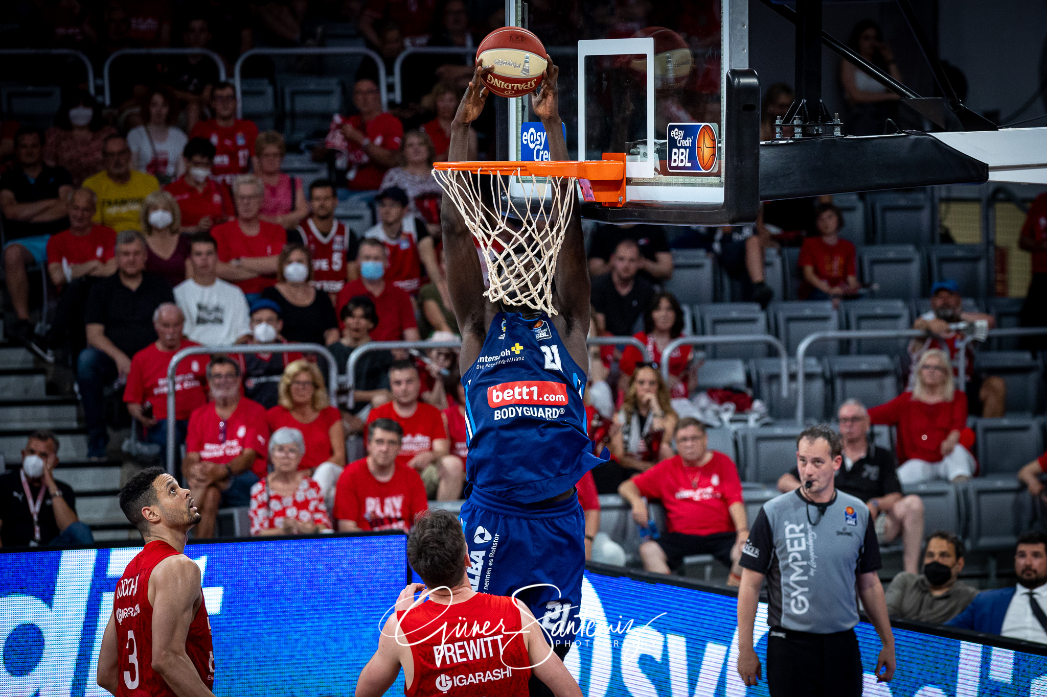 Brose Bamberg vs. Alba Berlin - Basketball - easyCredit BBL - Pl