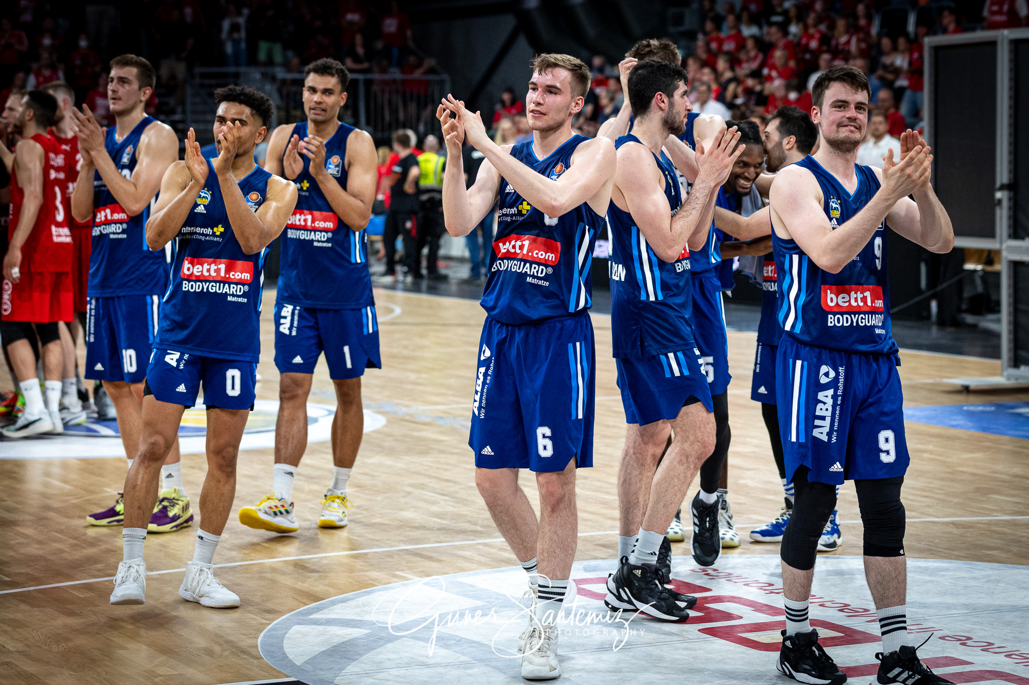 Brose Bamberg vs. Alba Berlin - Basketball - easyCredit BBL - Pl