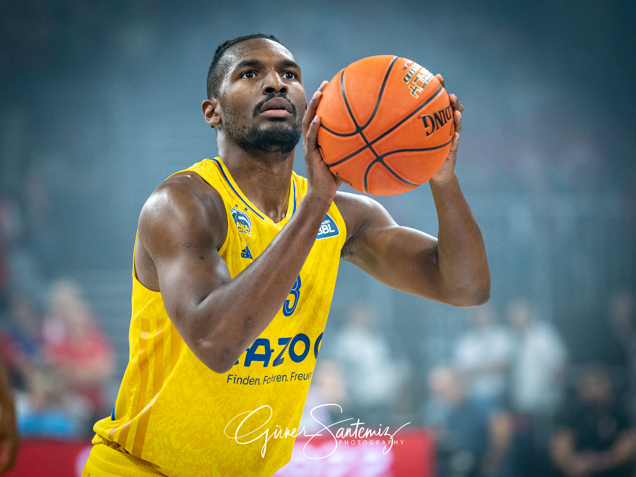 Brose Bamberg vs. Alba Berlin - Basketball - easyCredit BBL - 1.