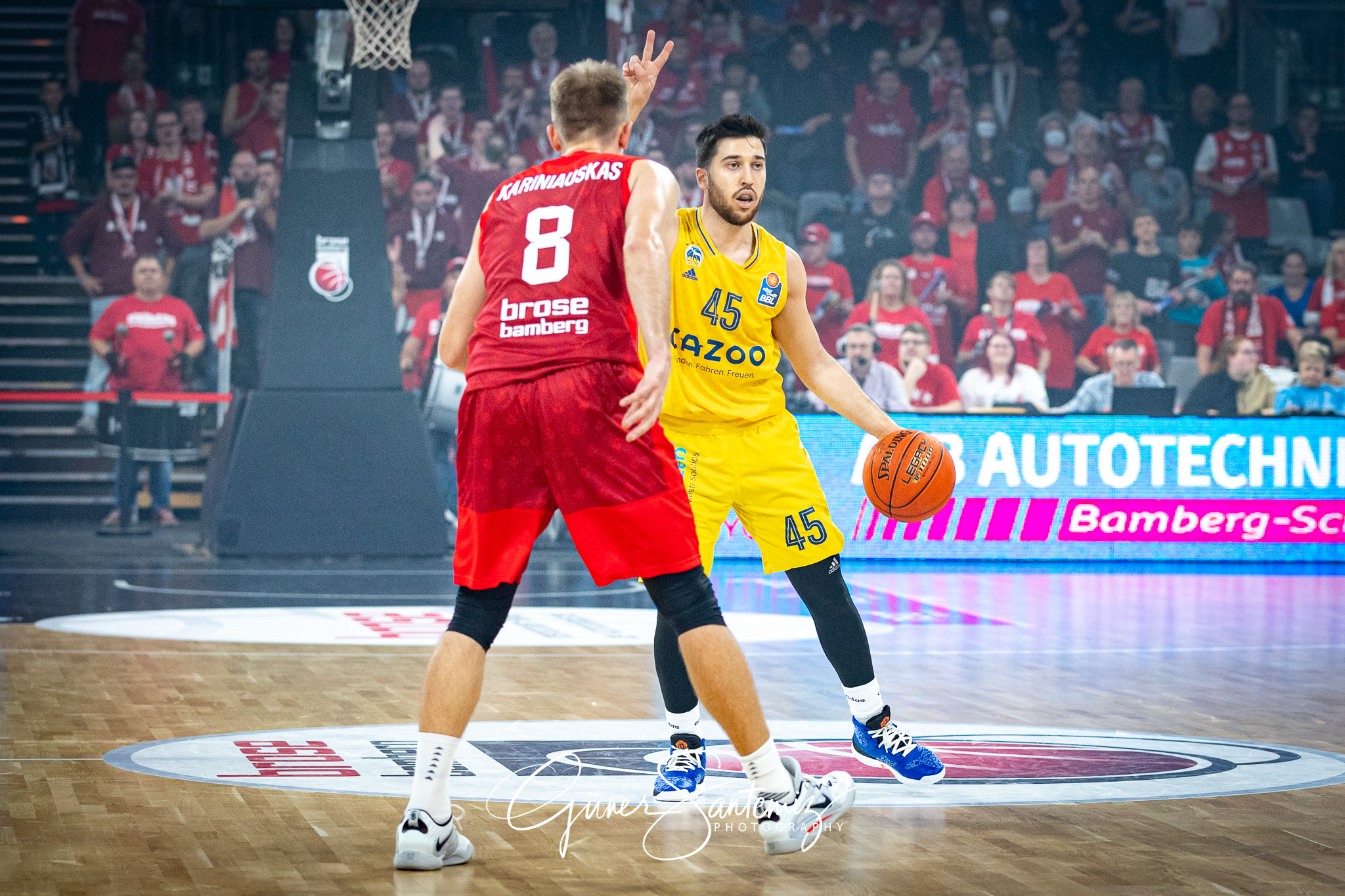 Brose Bamberg vs. Alba Berlin - Basketball - easyCredit BBL - 1.