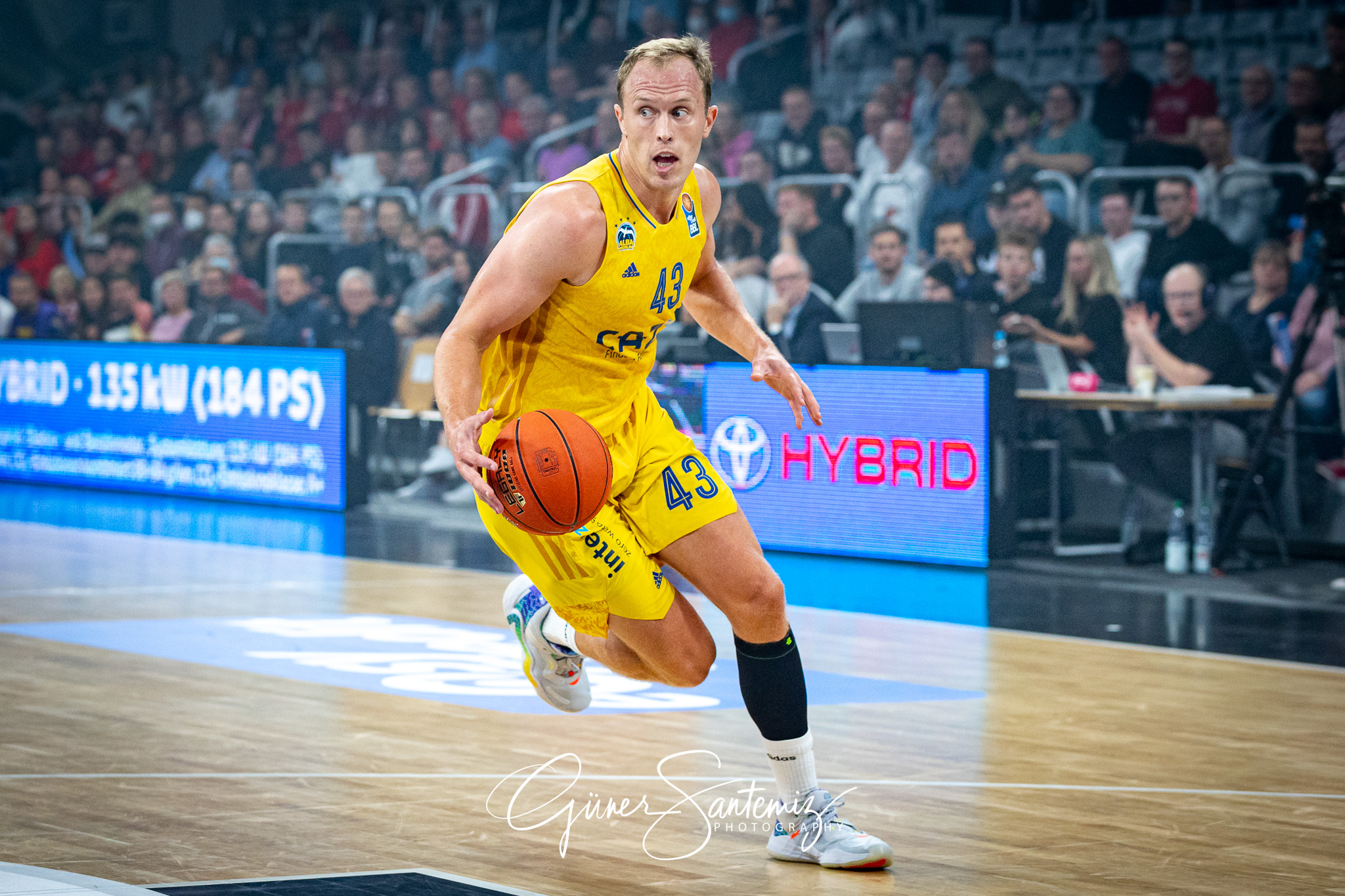 Brose Bamberg vs. Alba Berlin - Basketball - easyCredit BBL - 1.