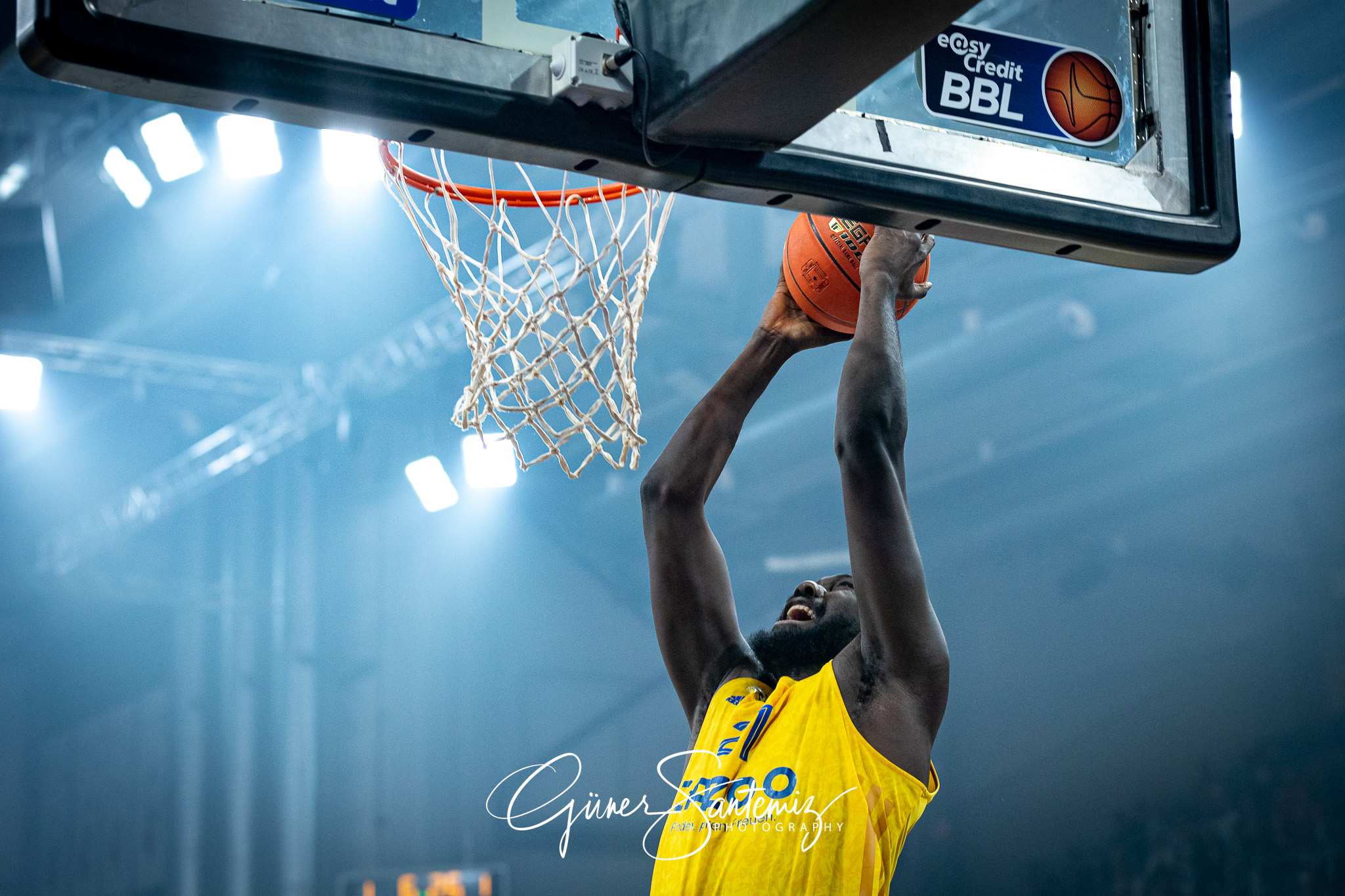 Brose Bamberg vs. Alba Berlin - Basketball - easyCredit BBL - 1.