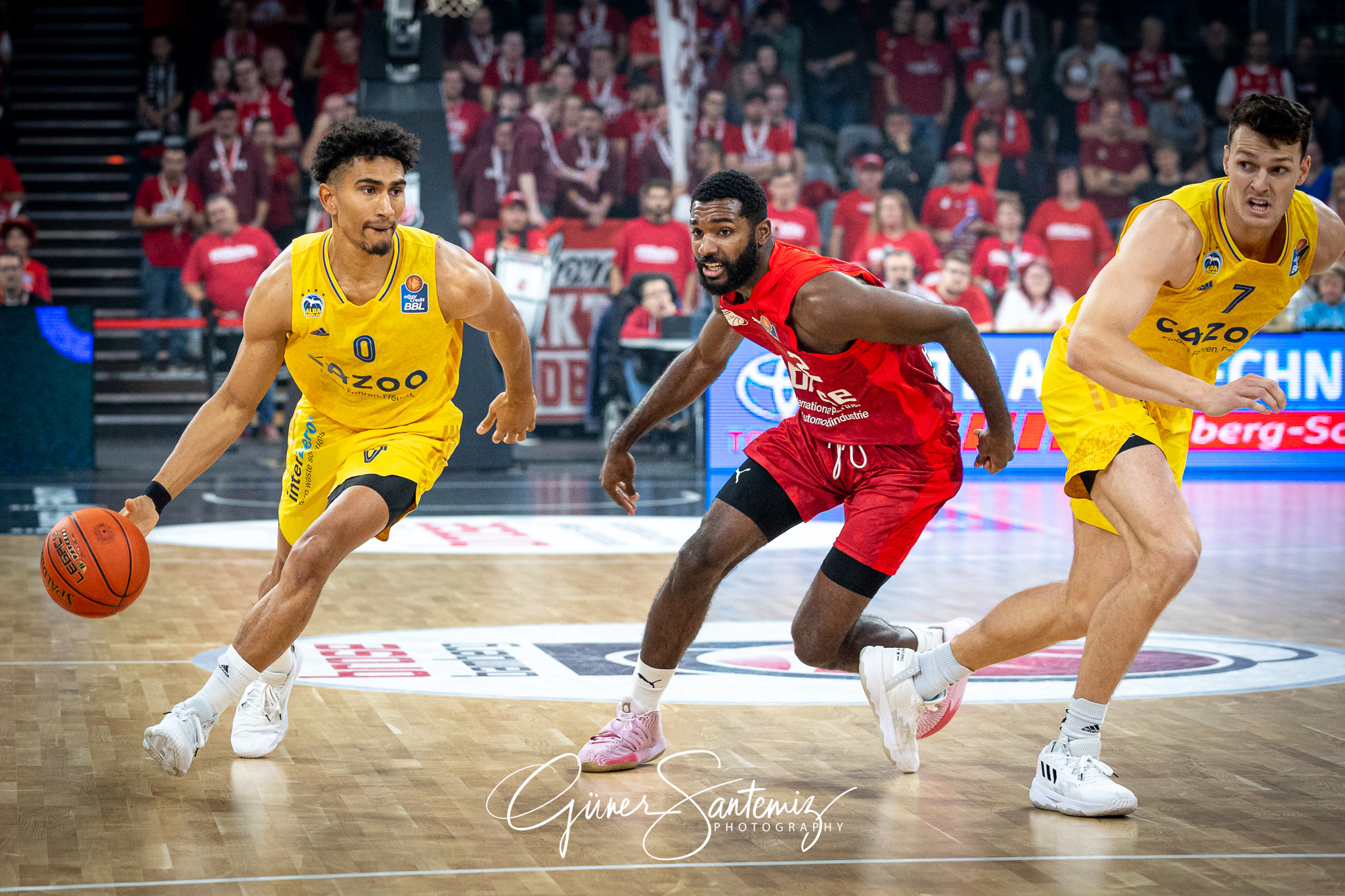 Brose Bamberg vs. Alba Berlin - Basketball - easyCredit BBL - 1.