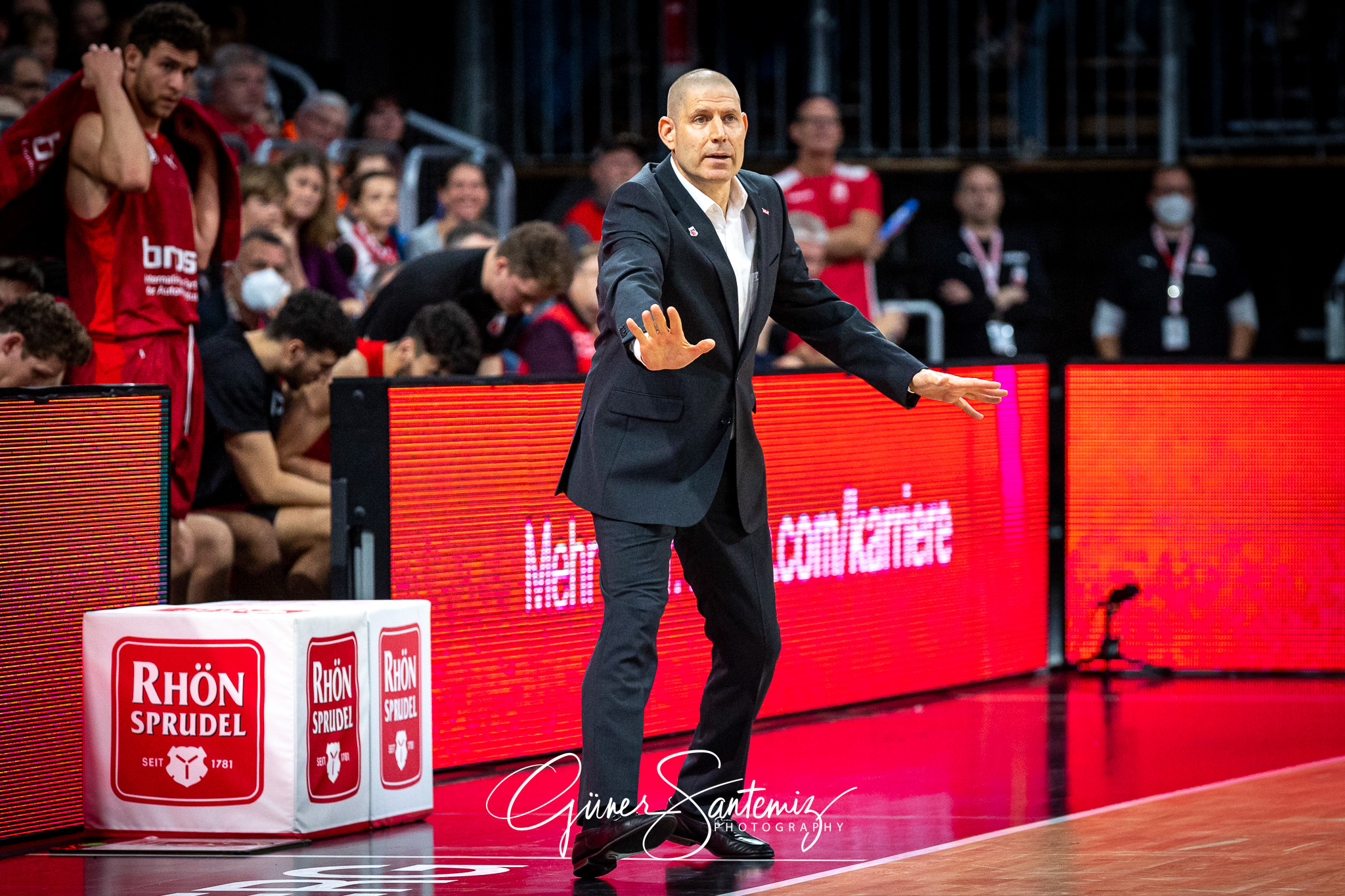 Brose Bamberg vs. Alba Berlin - Basketball - easyCredit BBL - 1.