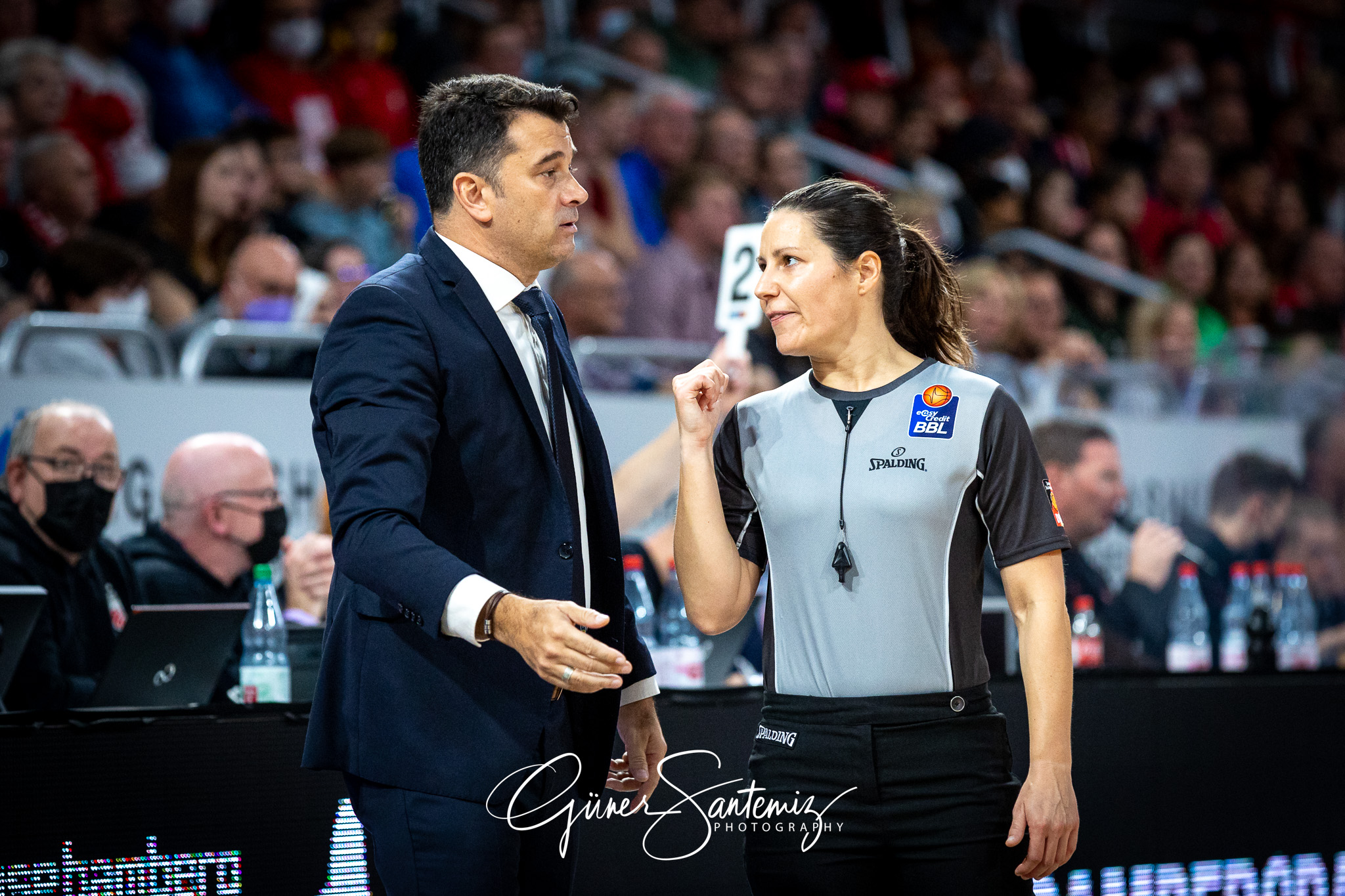 Brose Bamberg vs. Alba Berlin - Basketball - easyCredit BBL - 1.